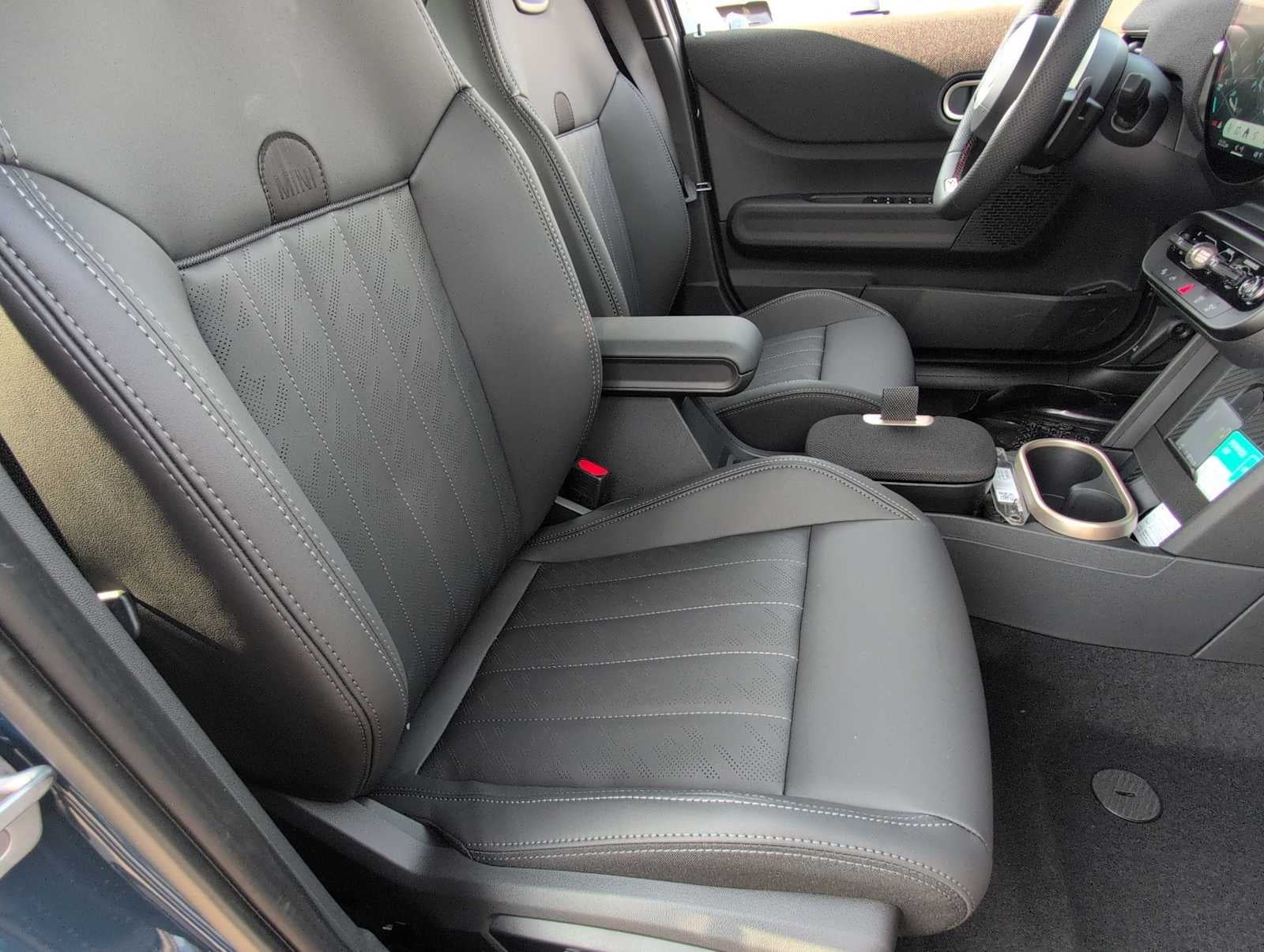 2026 MINI 4 DOOR ICONIC