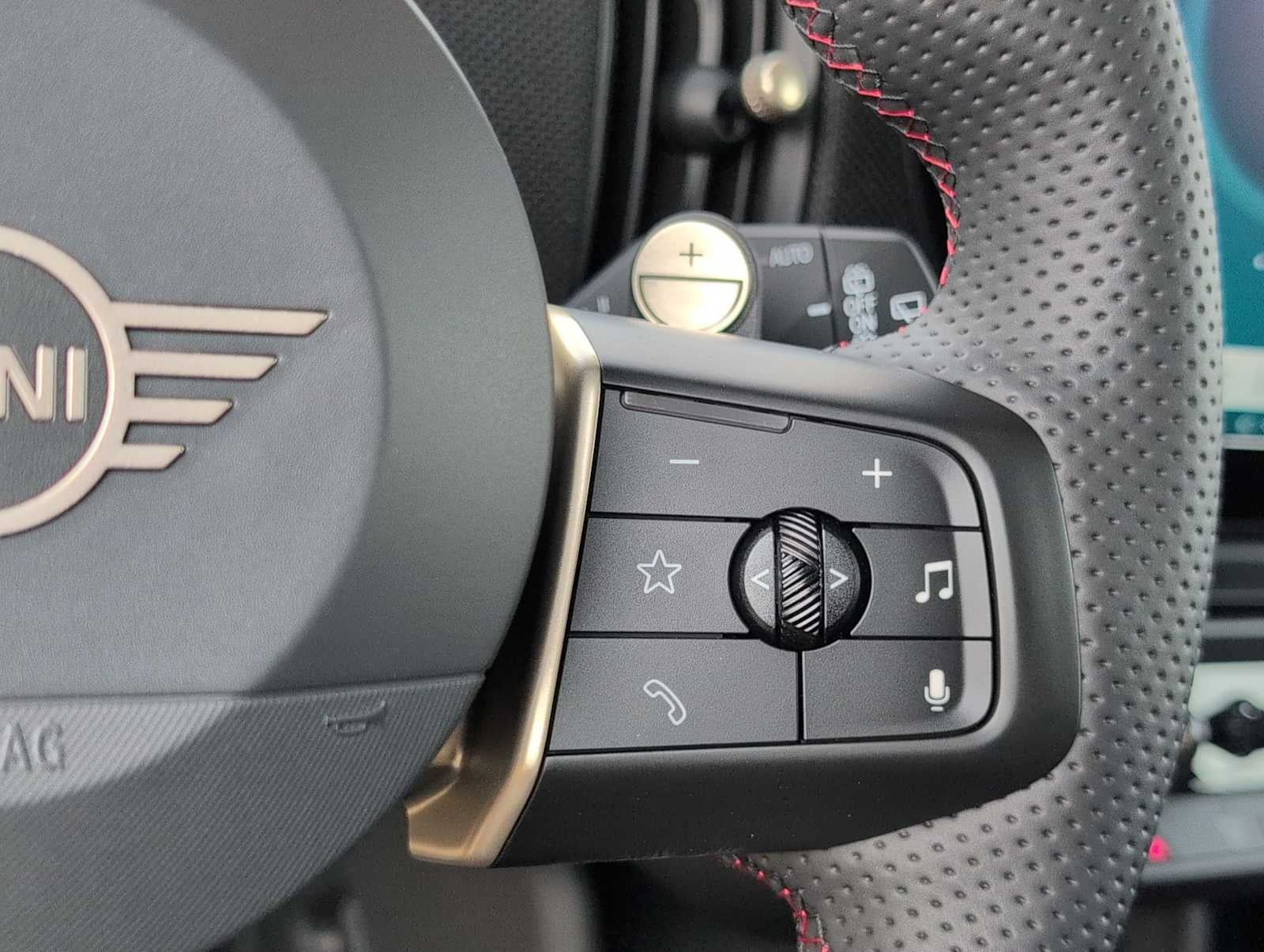 2026 MINI 4 DOOR ICONIC