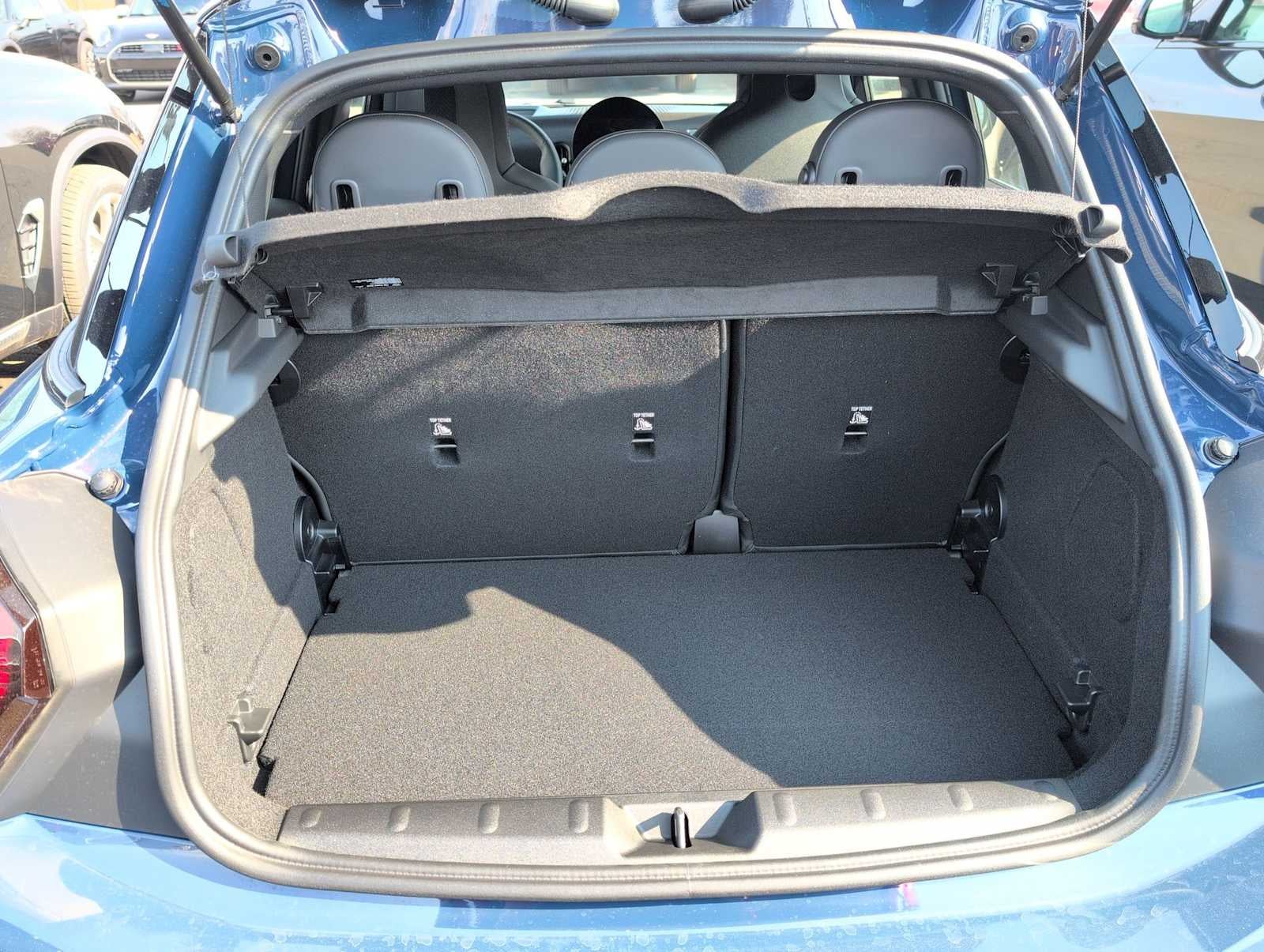 2026 MINI 4 DOOR ICONIC