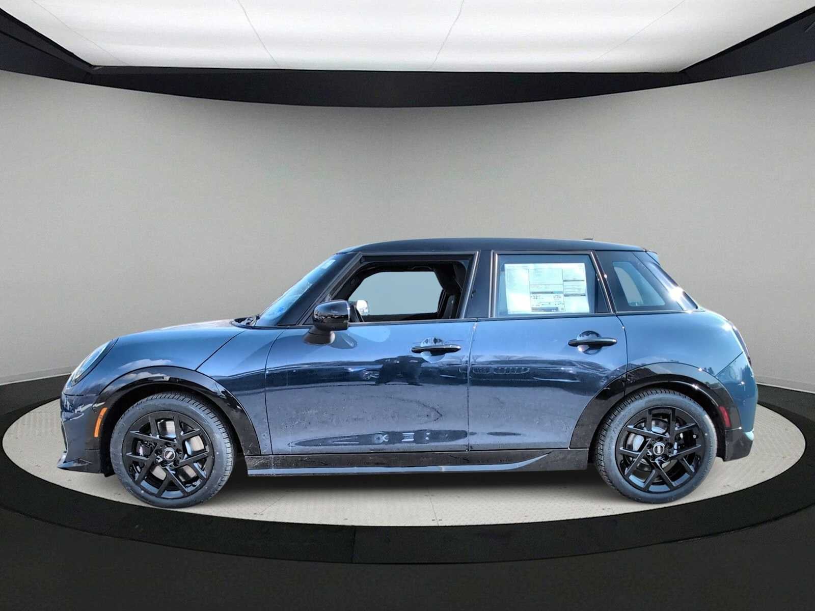 2026 MINI 4 DOOR ICONIC