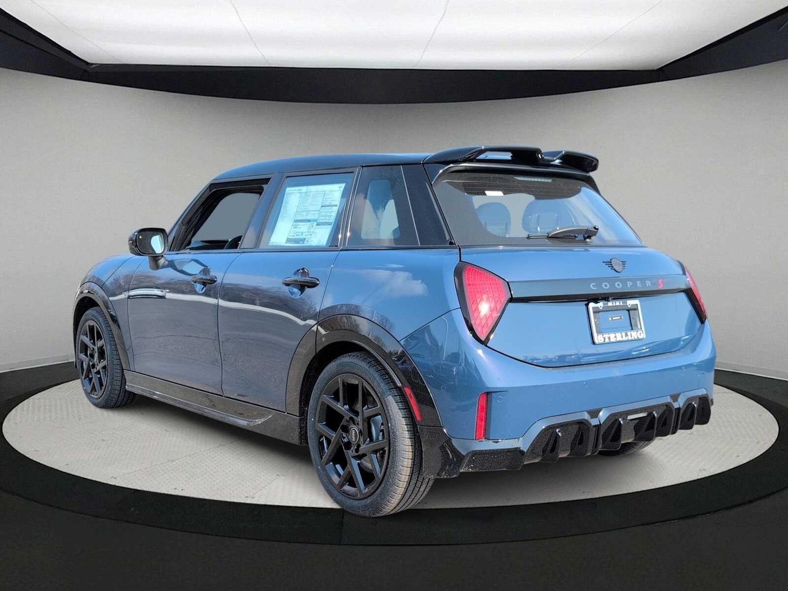 2026 MINI 4 DOOR ICONIC