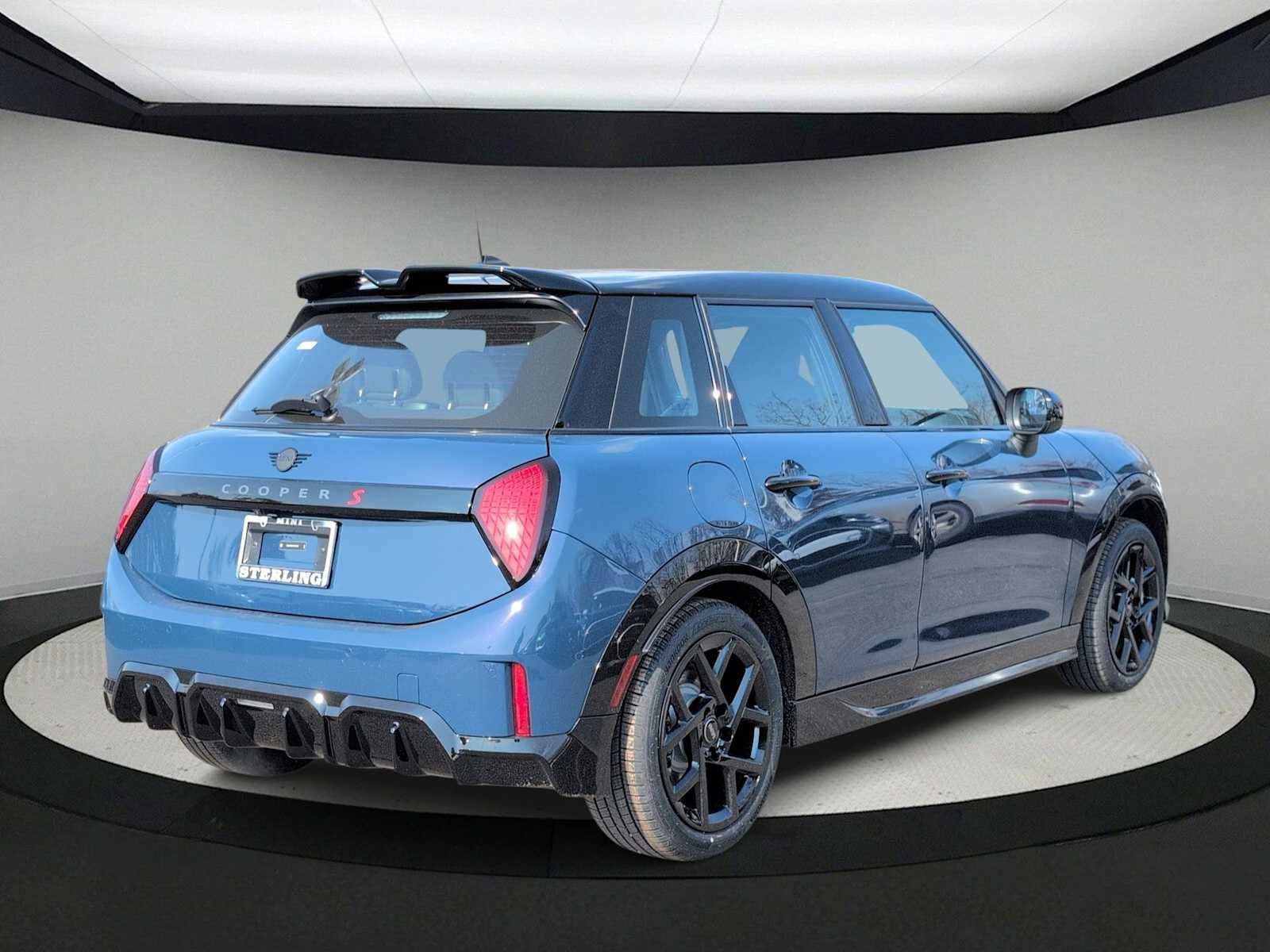 2026 MINI 4 DOOR ICONIC