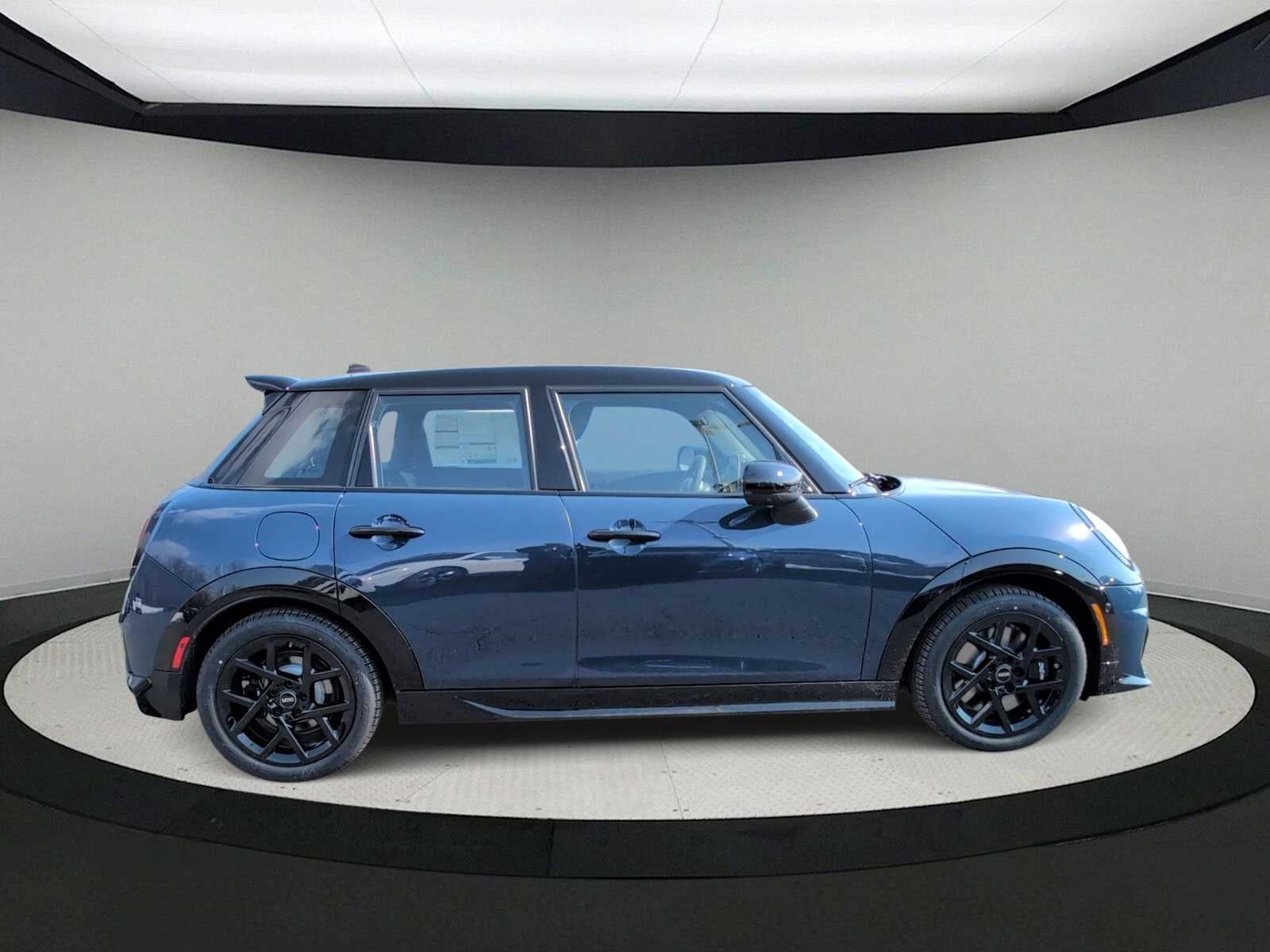 2026 MINI 4 DOOR ICONIC