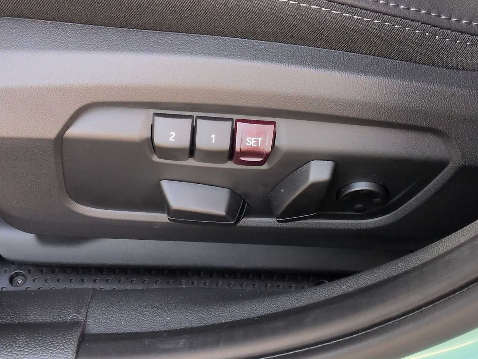 2026 MINI 4 DOOR ICONIC