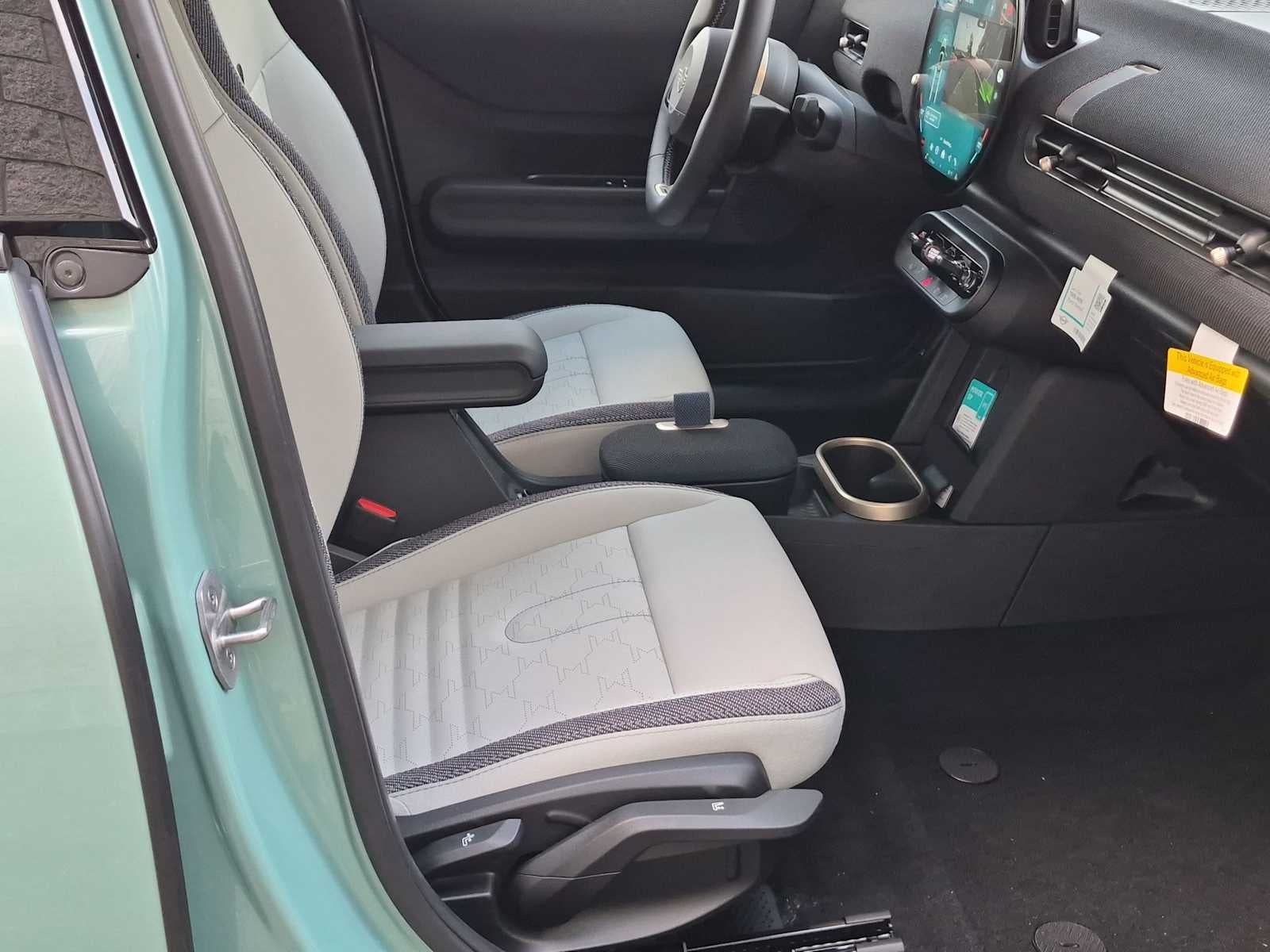 2027 MINI 4 DOOR SIGNATURE PLUS