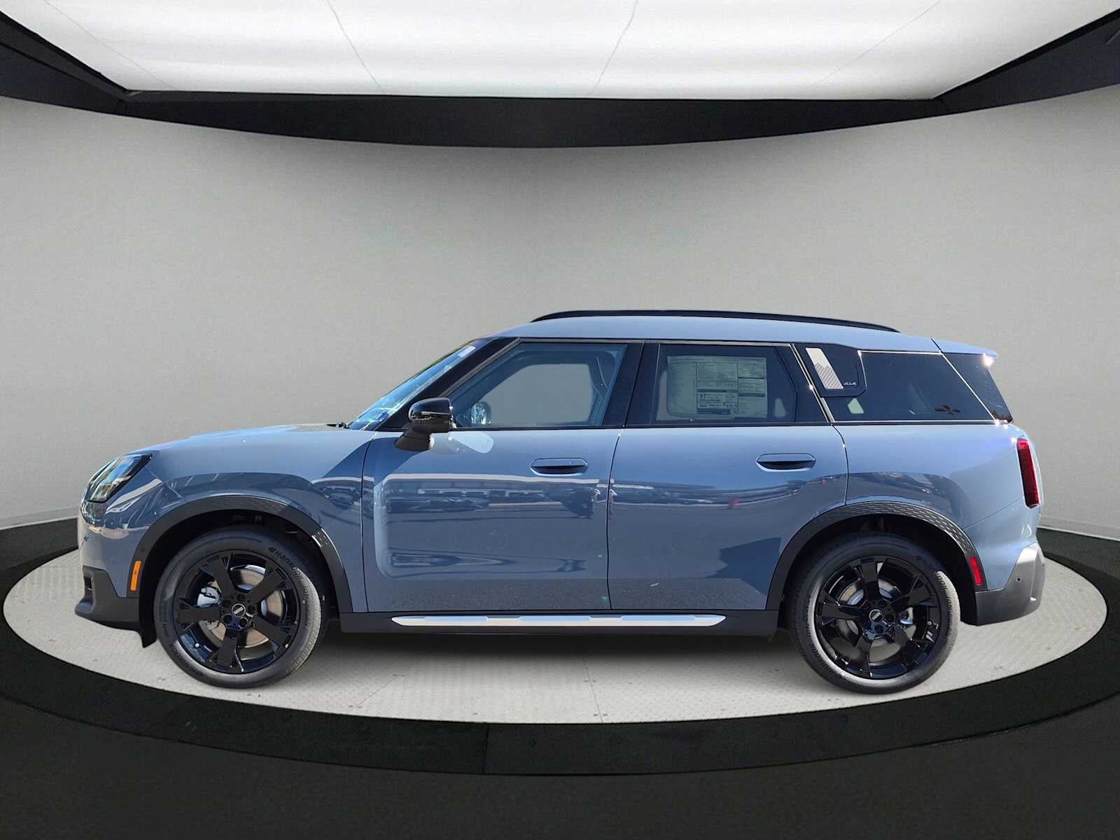 2027 MINI COUNTRYMAN ICONIC