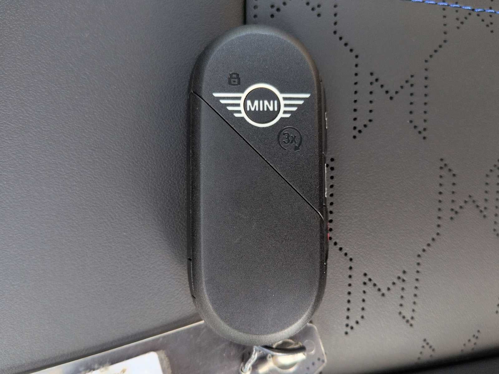 2027 MINI COUNTRYMAN ICONIC