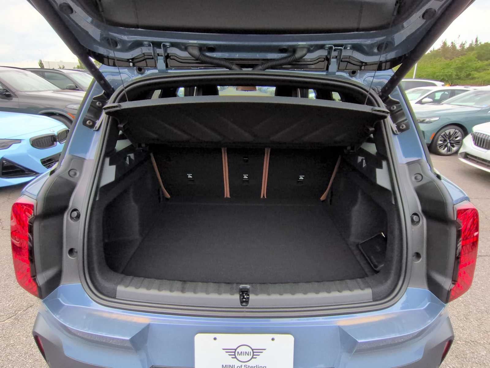 2027 MINI COUNTRYMAN ICONIC