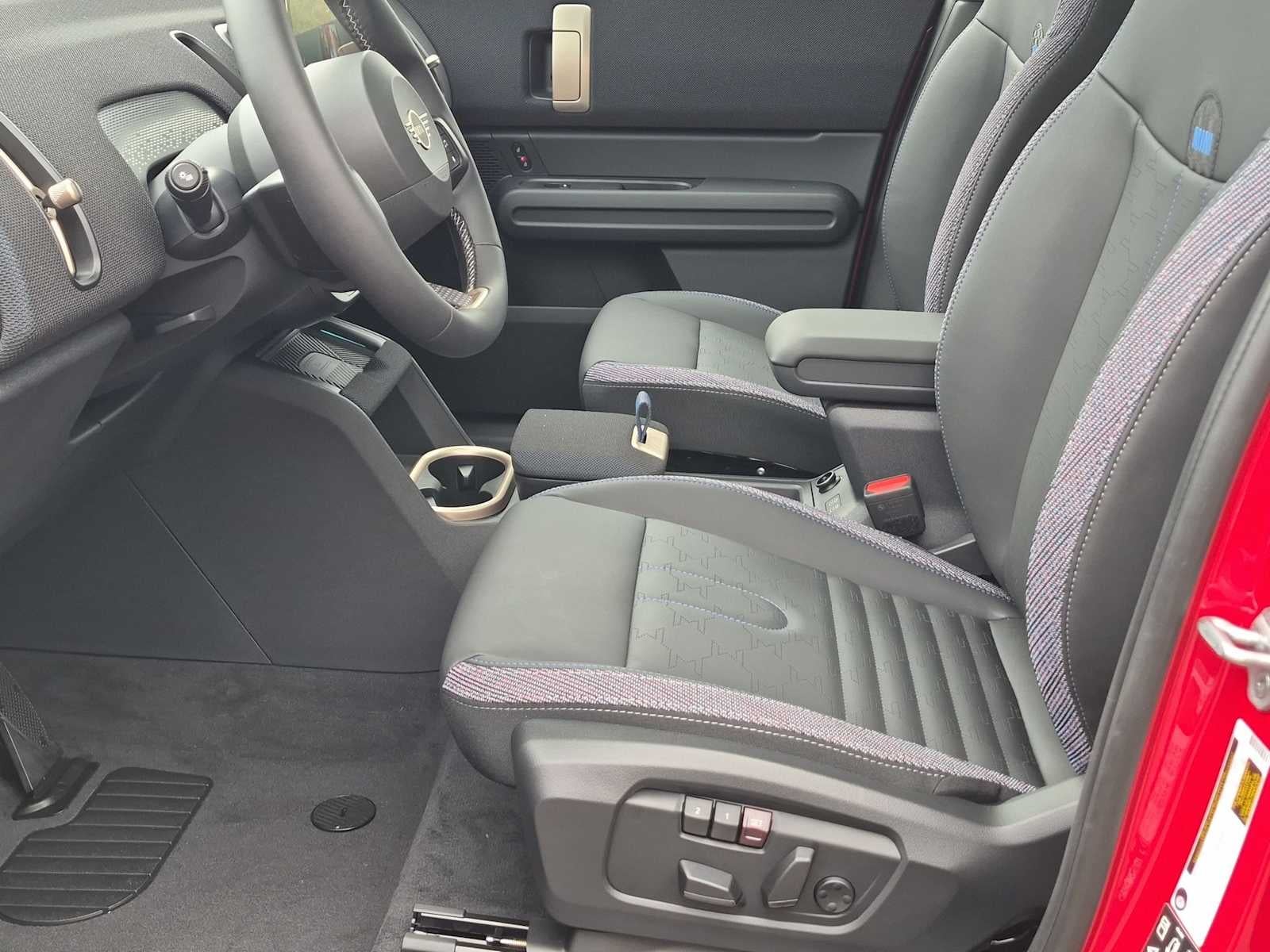 2027 MINI COUNTRYMAN SIGNATURE PLUS
