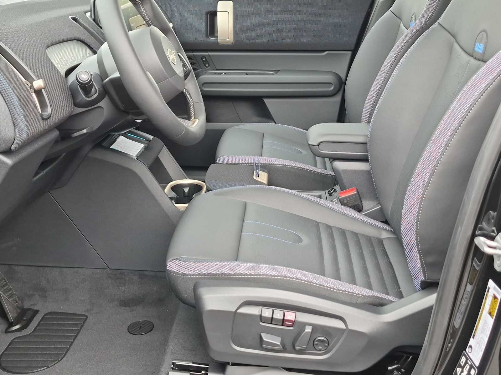 2027 MINI COUNTRYMAN ICONIC