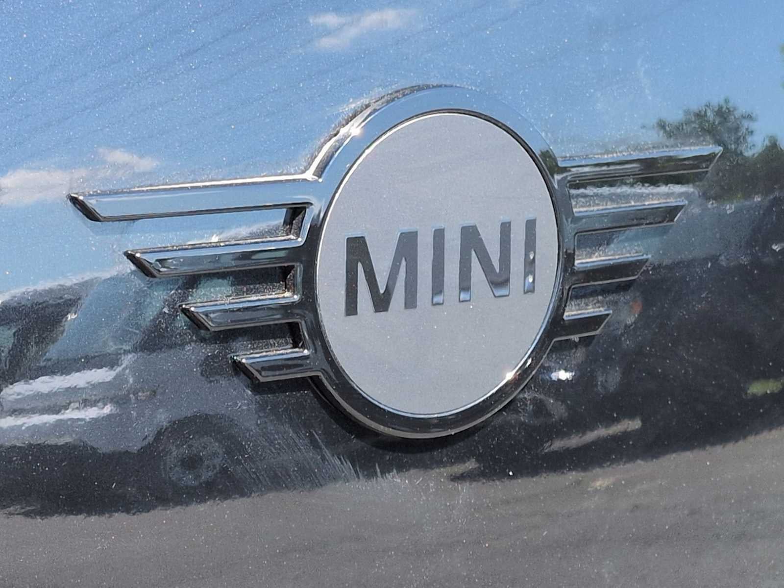 2027 MINI COUNTRYMAN ICONIC
