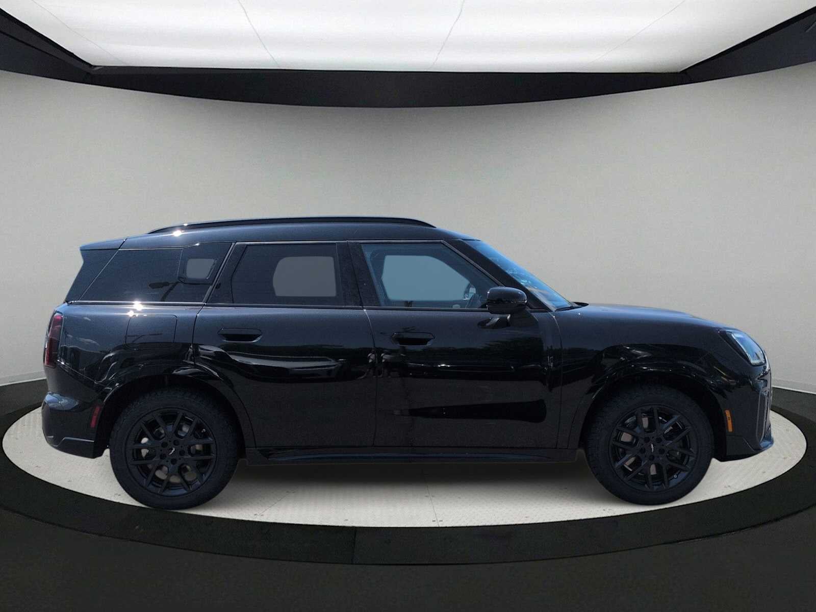 2027 MINI COUNTRYMAN ICONIC