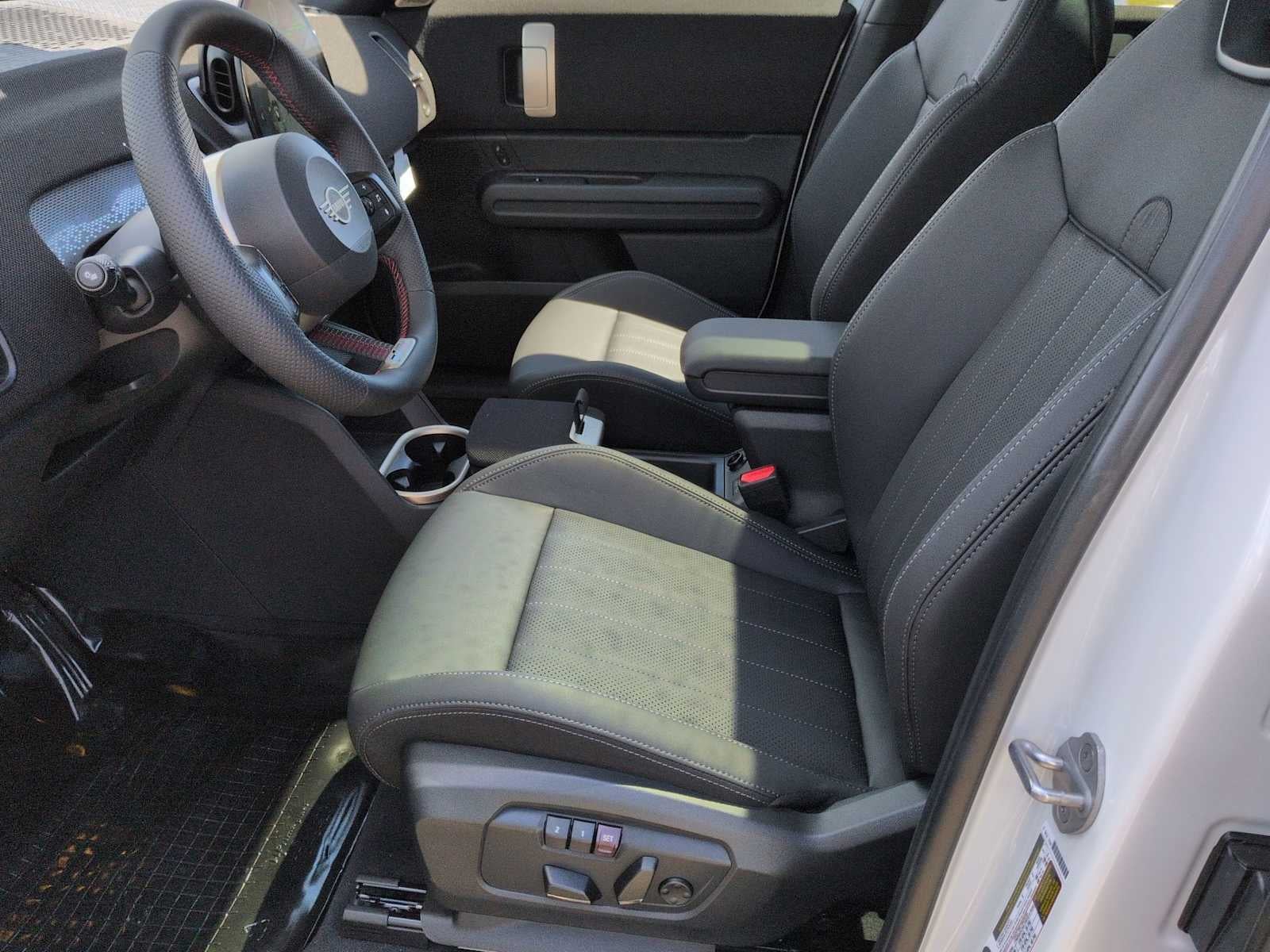 2027 MINI COUNTRYMAN ICONIC