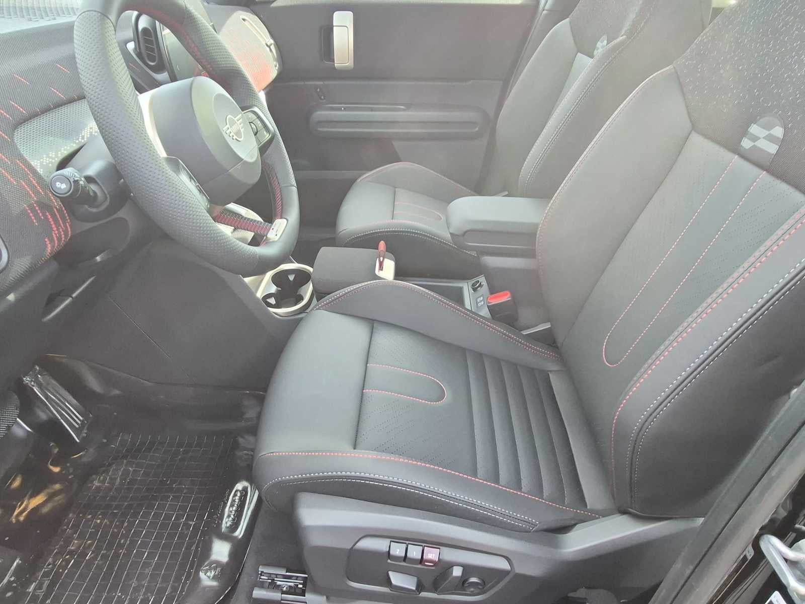2027 MINI COUNTRYMAN ICONIC
