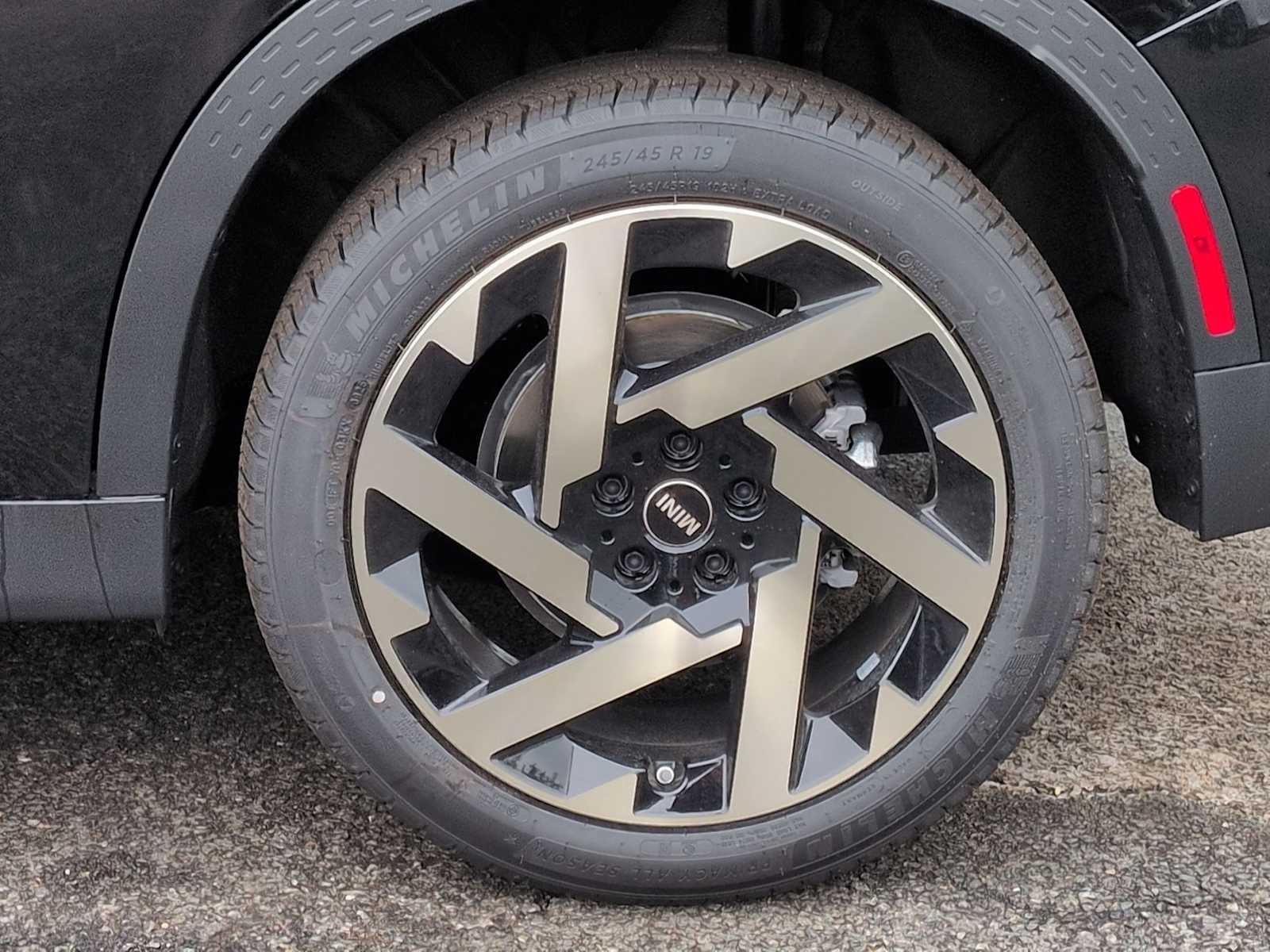 2027 MINI COUNTRYMAN SIGNATURE PLUS