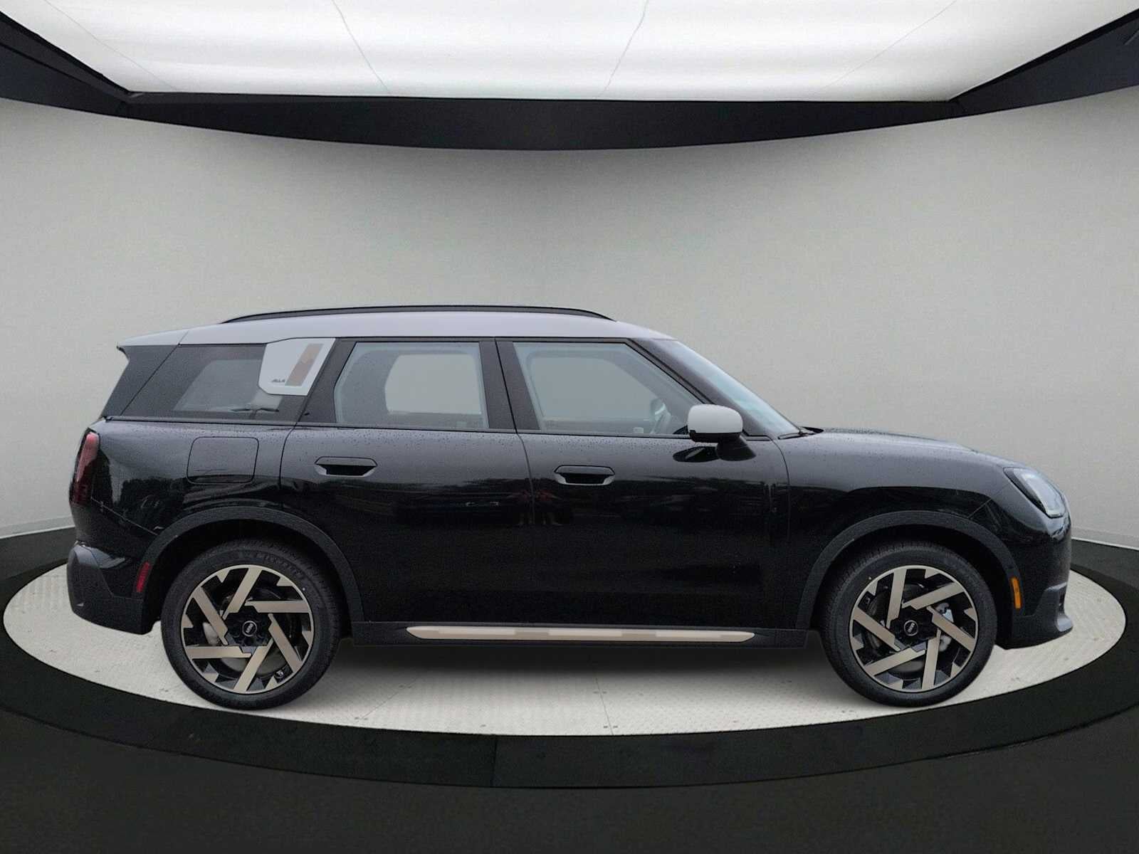 2027 MINI COUNTRYMAN SIGNATURE PLUS