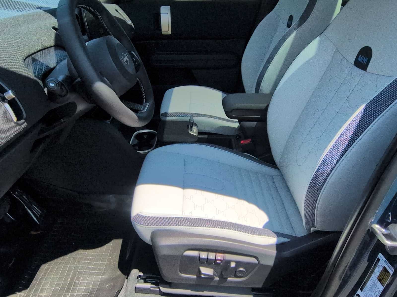 2027 MINI COUNTRYMAN SIGNATURE PLUS