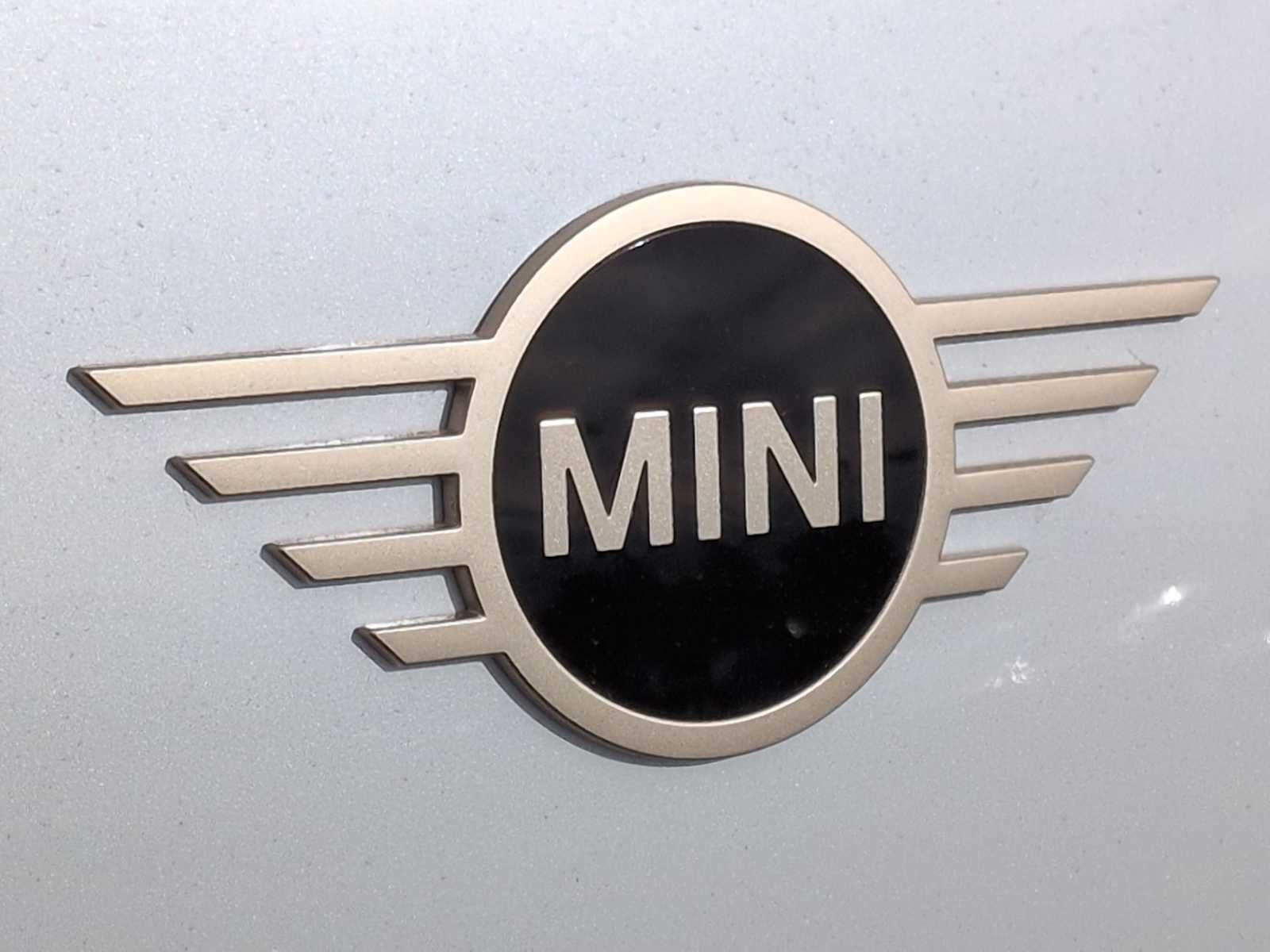2027 MINI COUNTRYMAN ICONIC