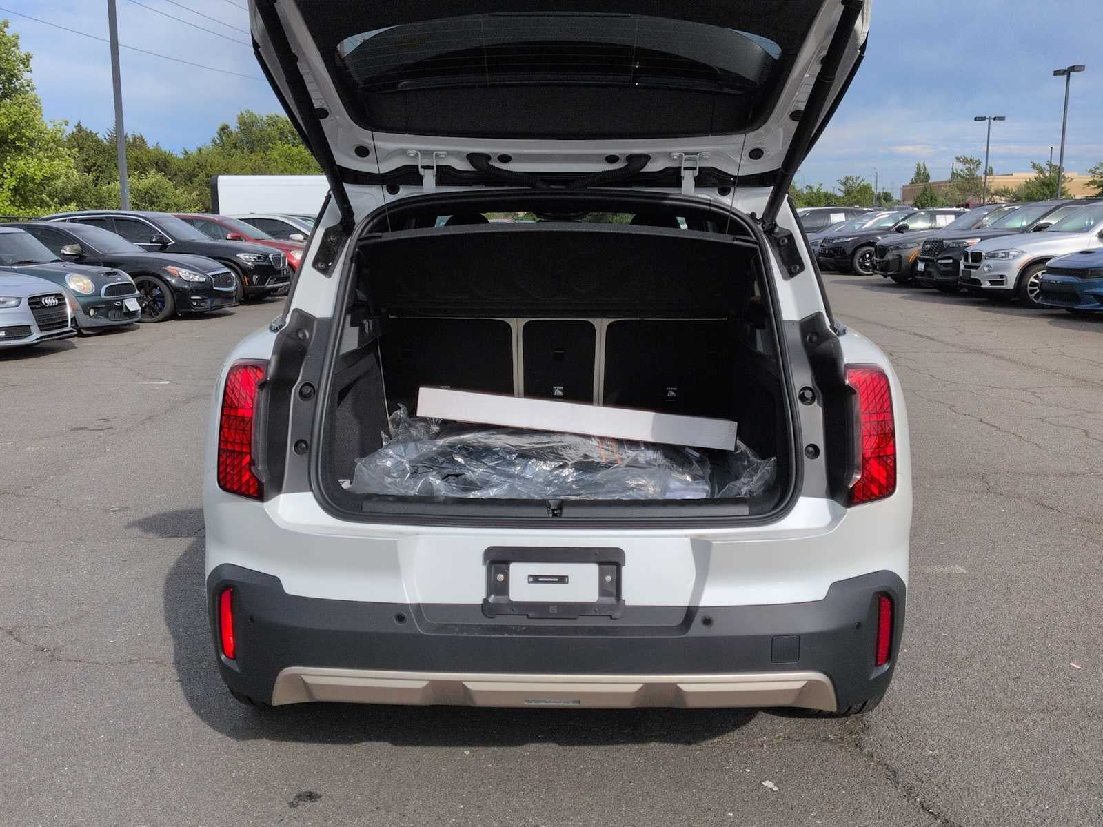 2027 MINI COUNTRYMAN ICONIC