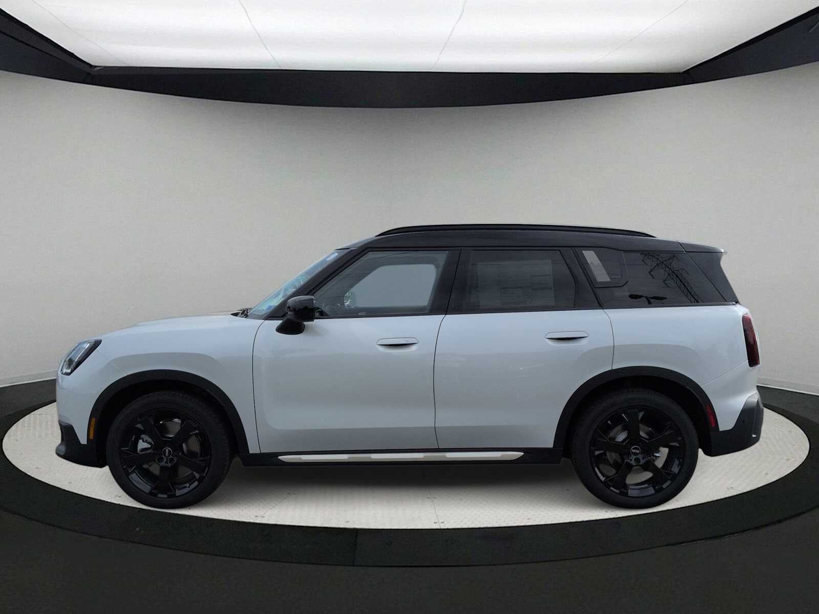2027 MINI COUNTRYMAN ICONIC