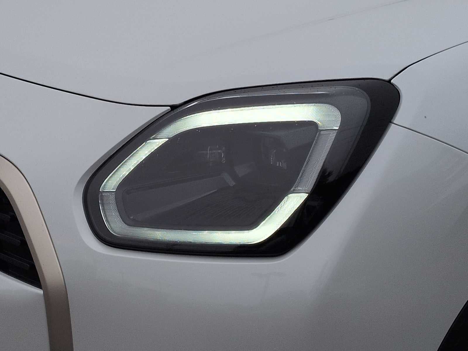 2027 MINI COUNTRYMAN ICONIC