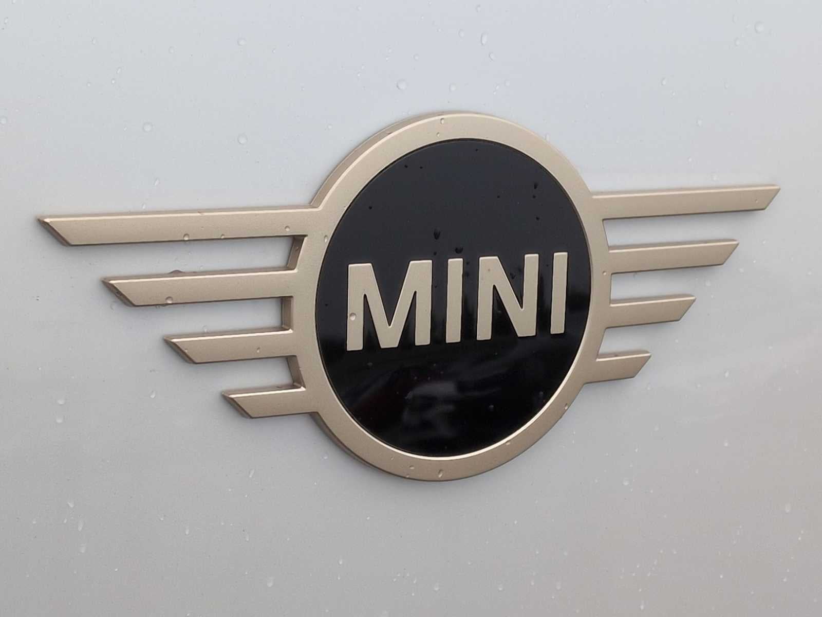 2027 MINI COUNTRYMAN ICONIC