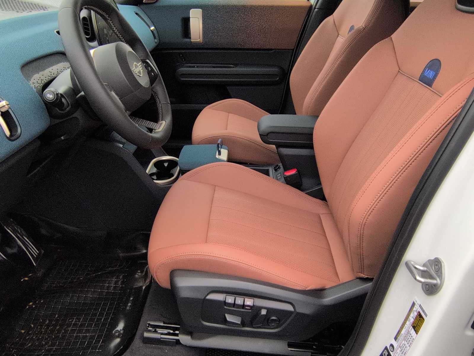 2027 MINI COUNTRYMAN ICONIC