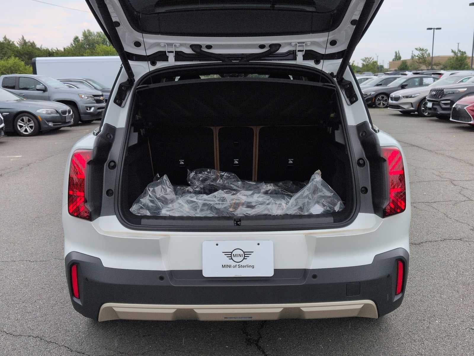 2027 MINI COUNTRYMAN ICONIC