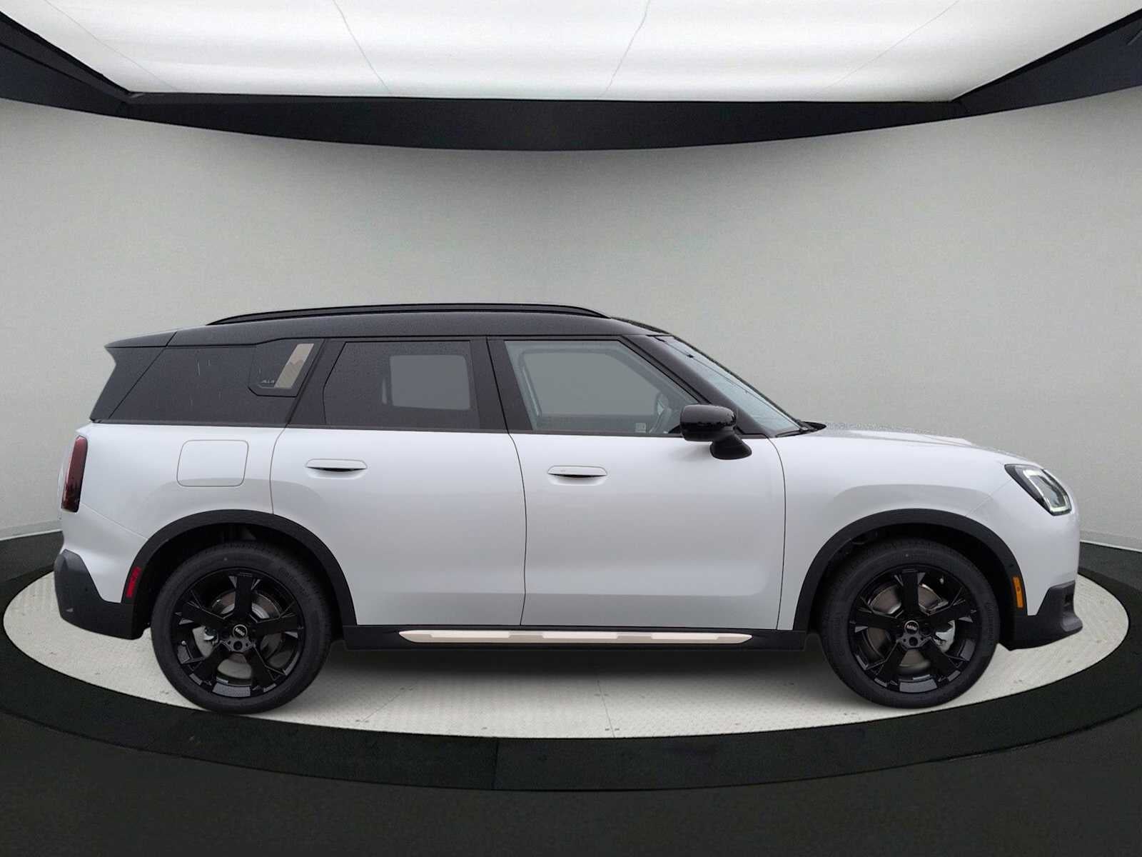2027 MINI COUNTRYMAN ICONIC