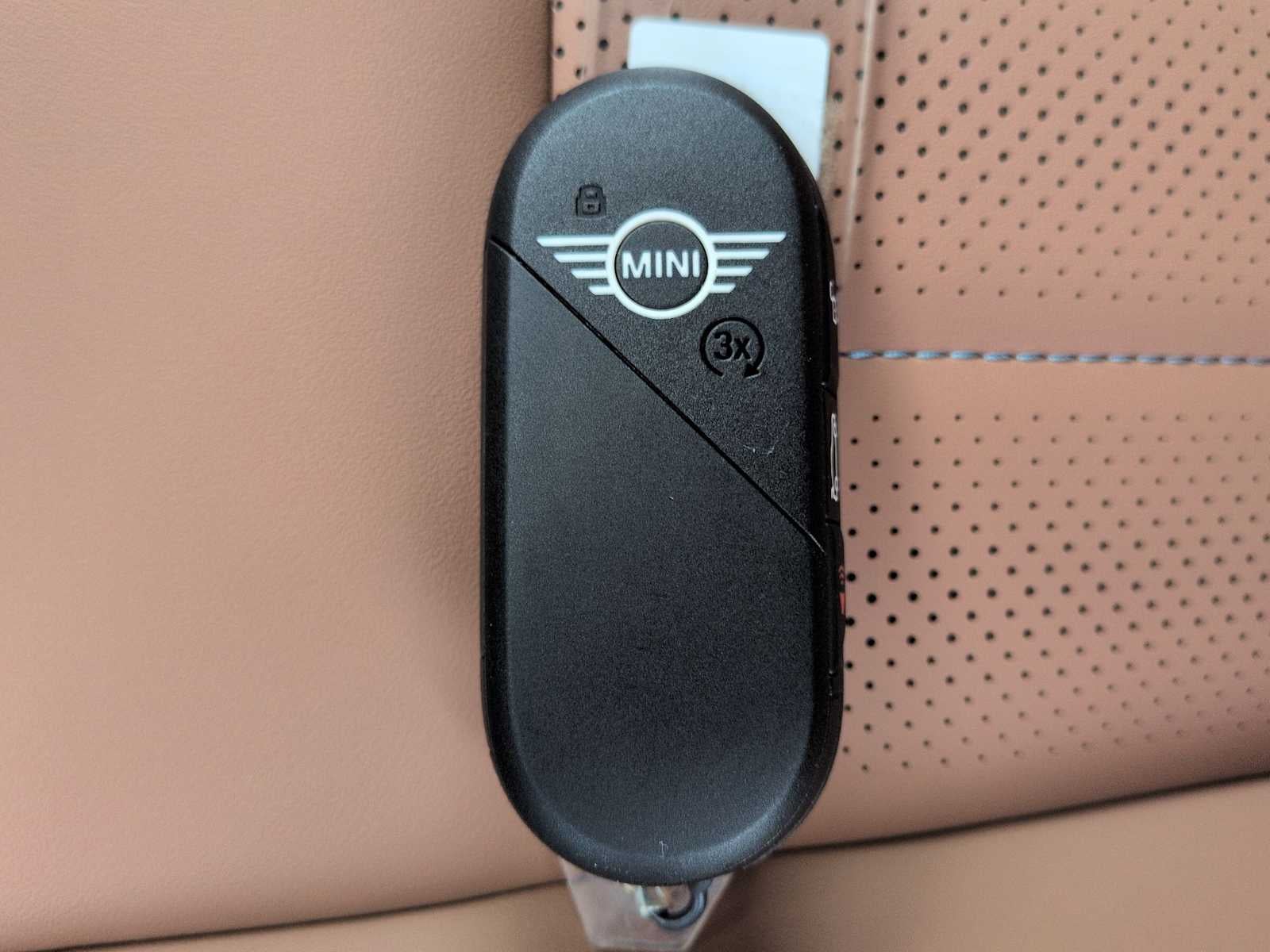 2027 MINI COUNTRYMAN ICONIC