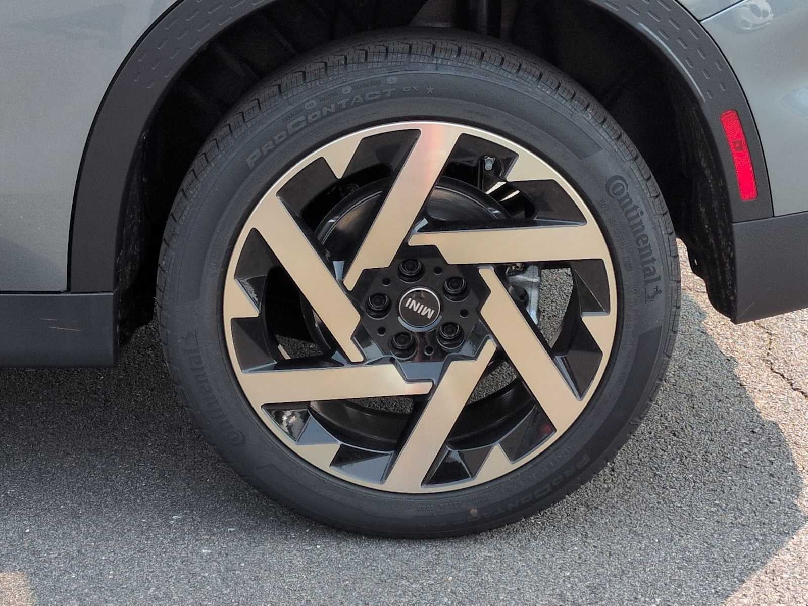 2027 MINI COUNTRYMAN ICONIC