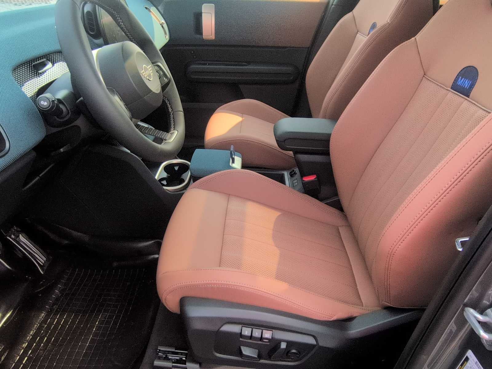 2027 MINI COUNTRYMAN ICONIC