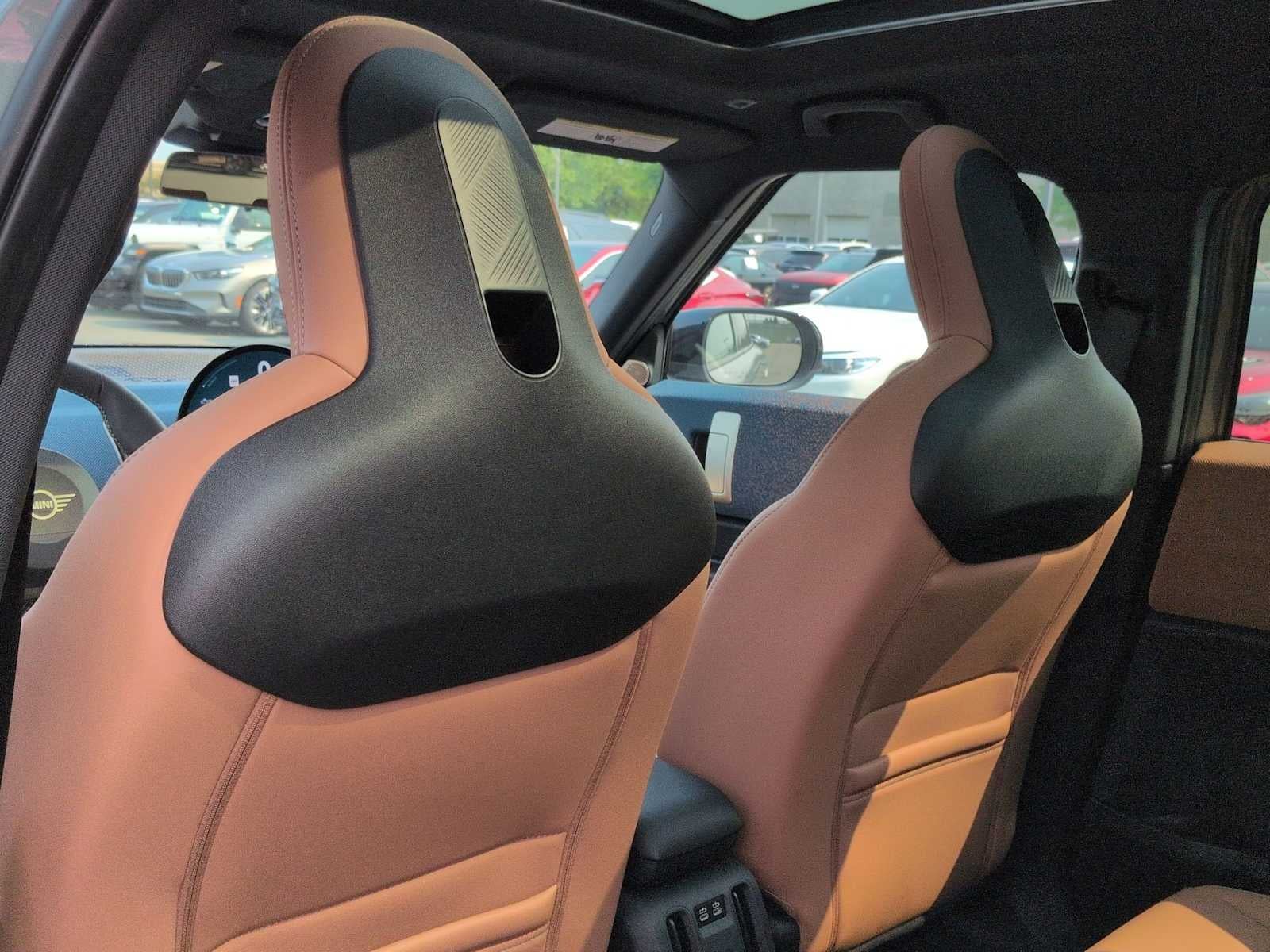 2027 MINI COUNTRYMAN ICONIC