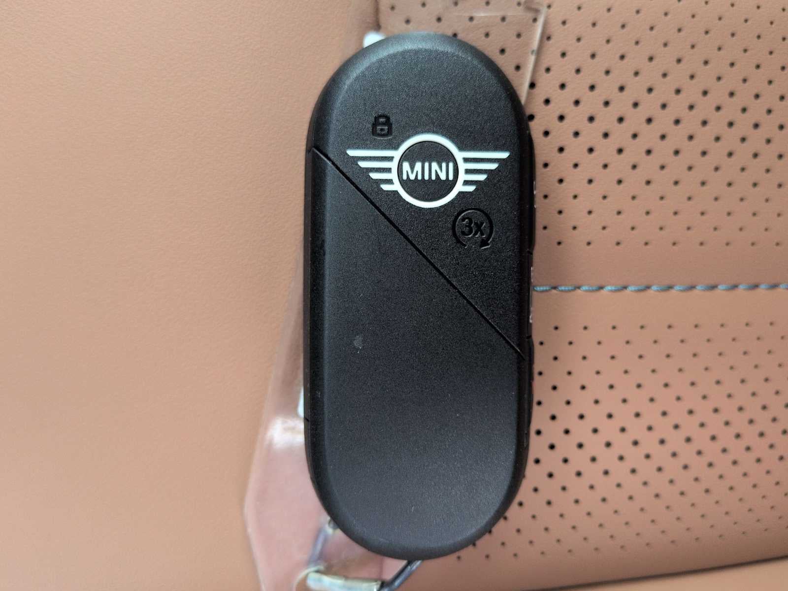 2027 MINI COUNTRYMAN ICONIC