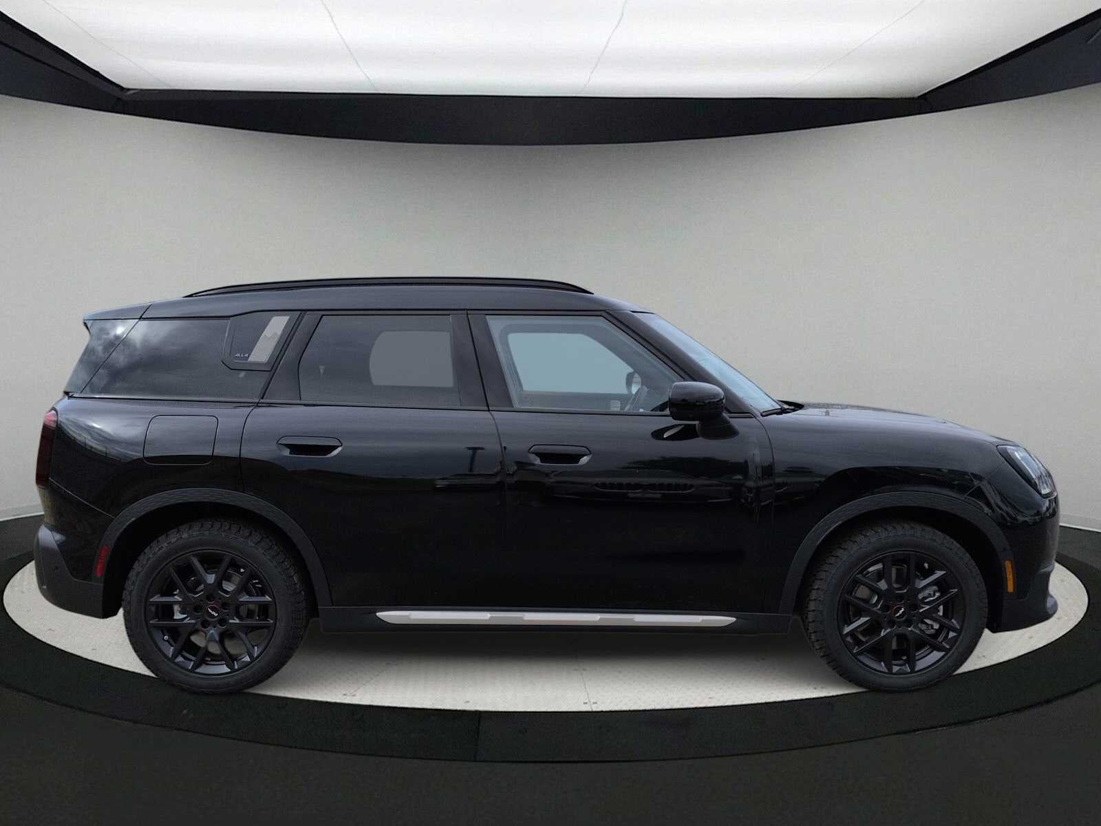 2027 MINI COUNTRYMAN ICONIC