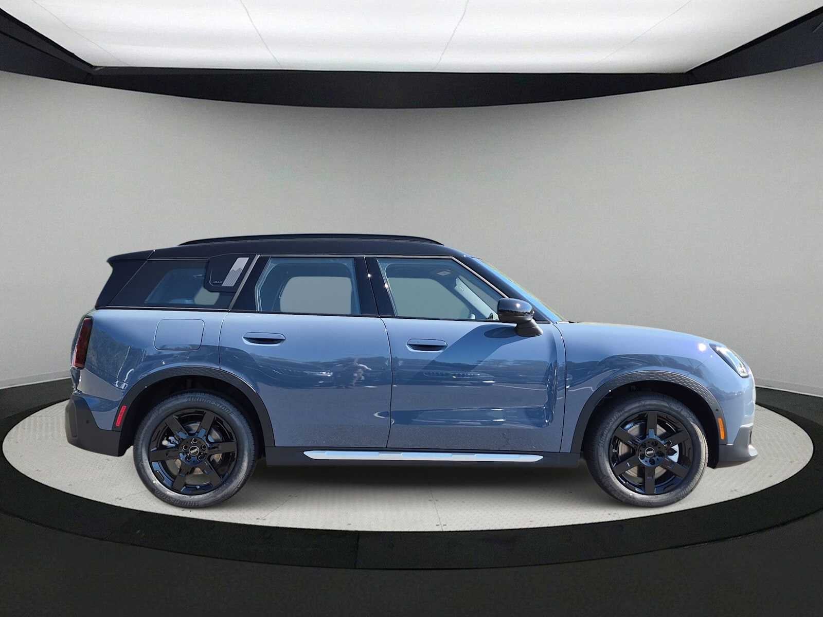 2027 MINI COUNTRYMAN SIGNATURE PLUS