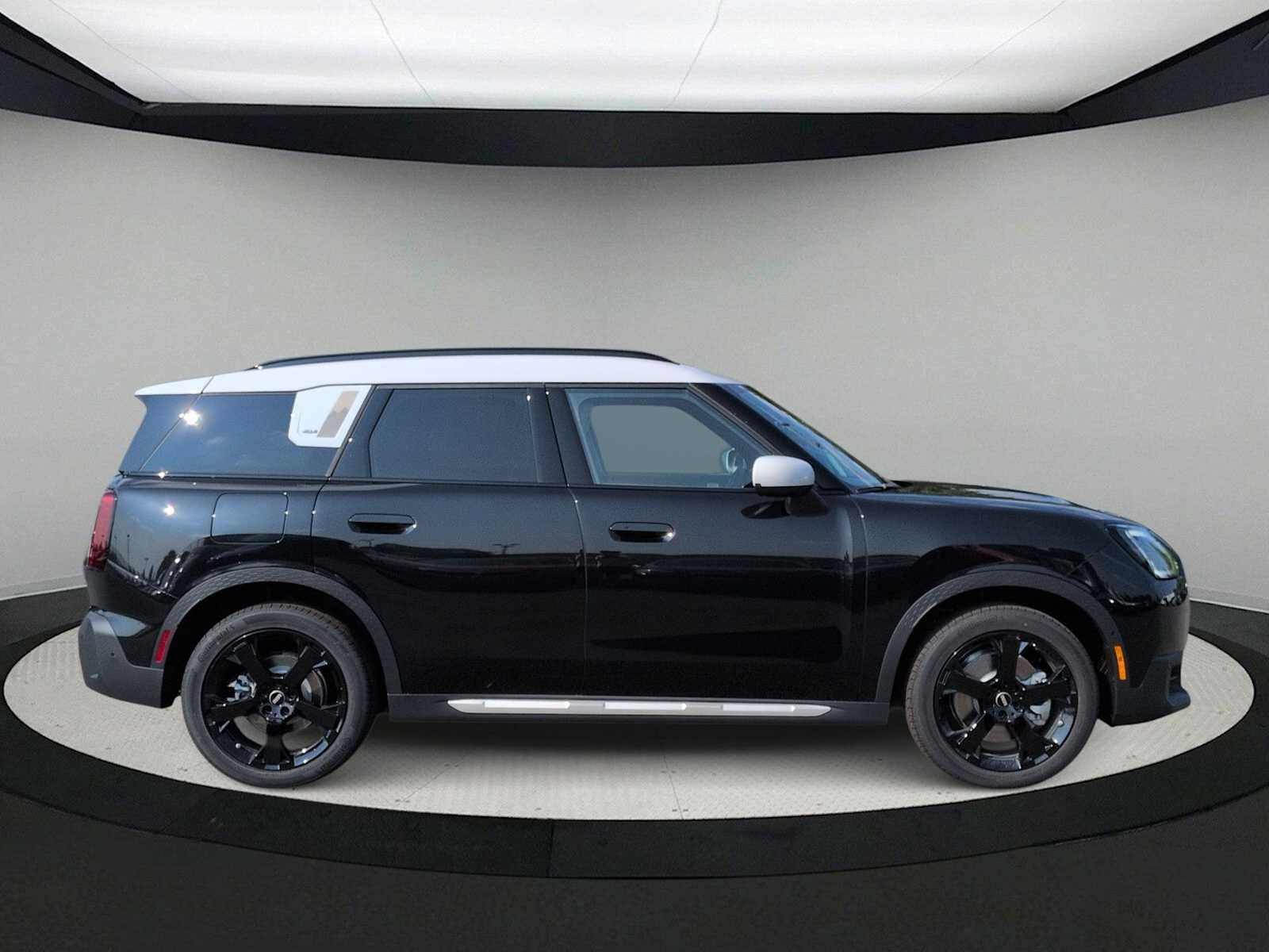 2027 MINI COUNTRYMAN SIGNATURE PLUS