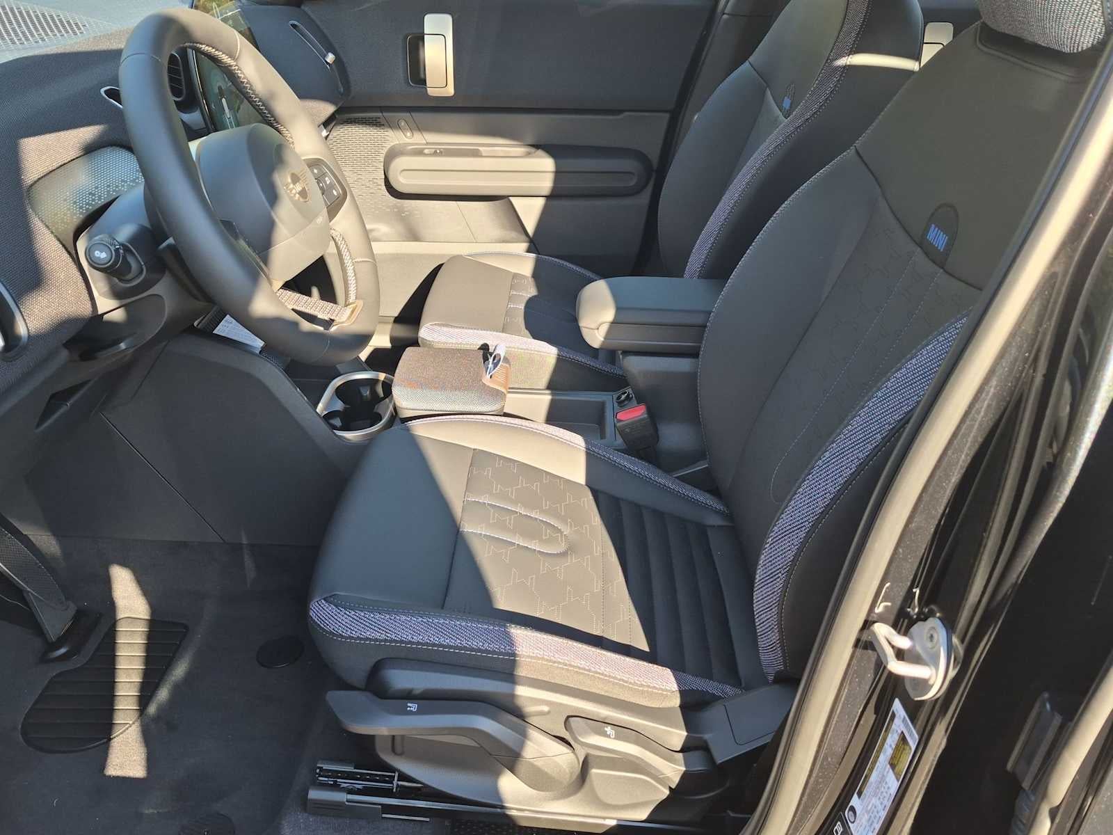 2027 MINI COUNTRYMAN SIGNATURE PLUS