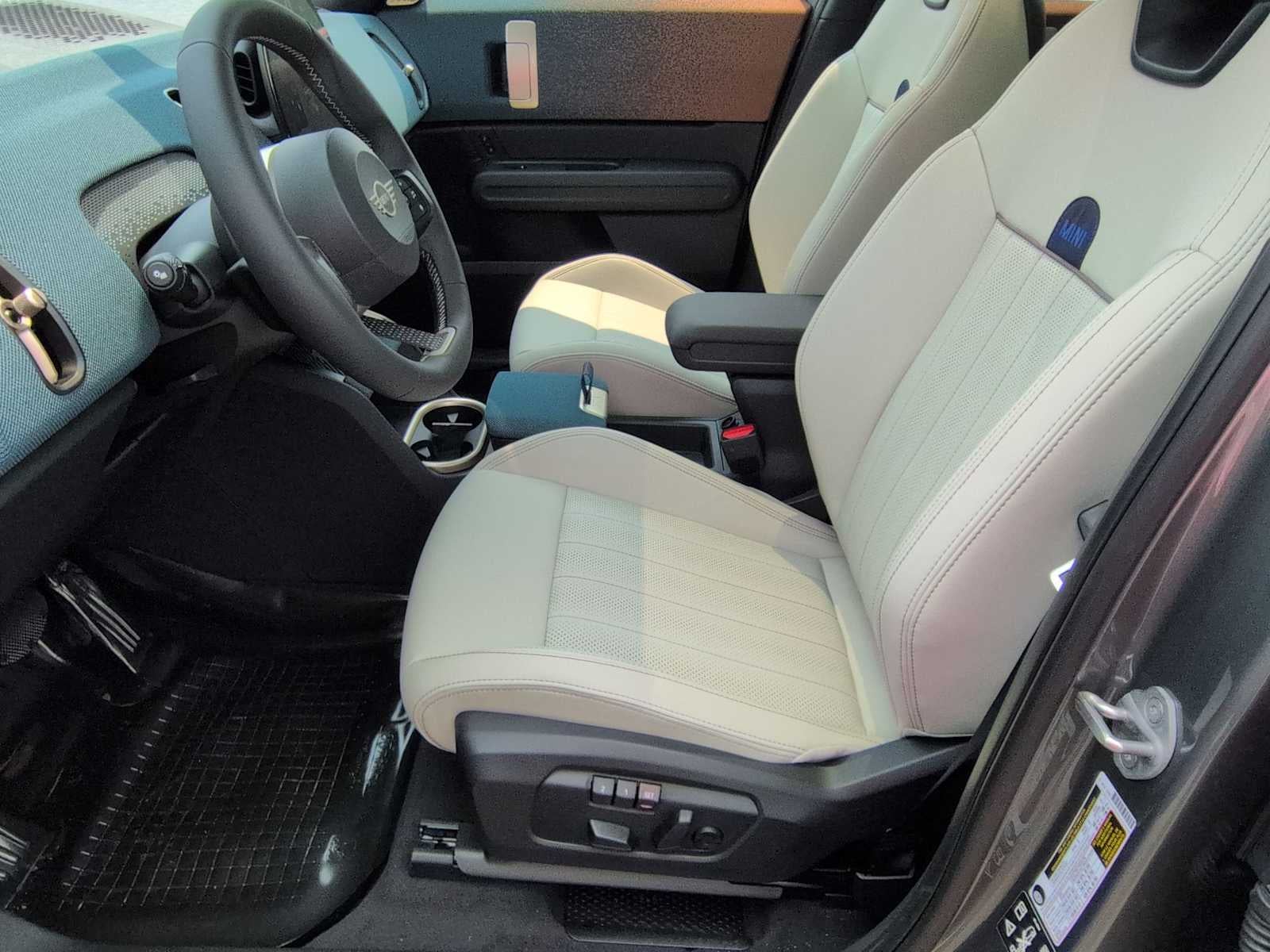 2027 MINI COUNTRYMAN ICONIC