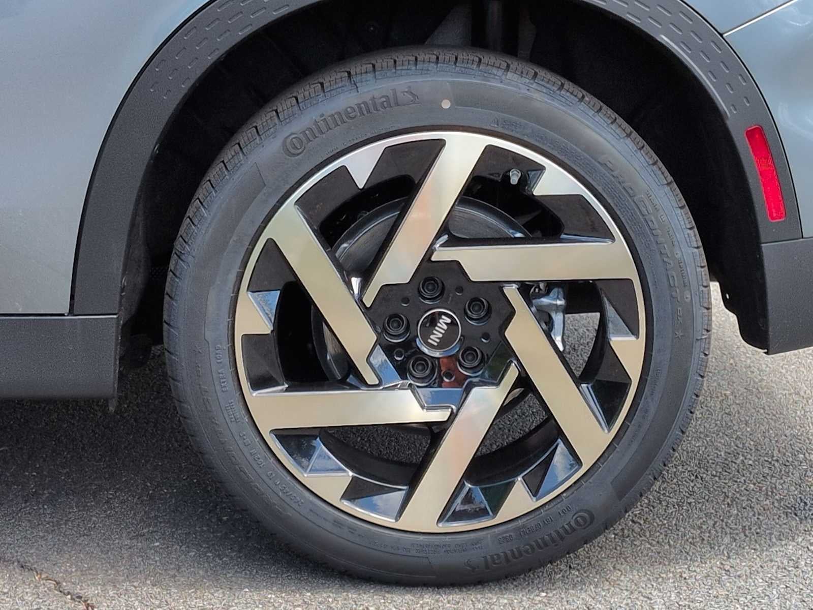 2027 MINI COUNTRYMAN ICONIC