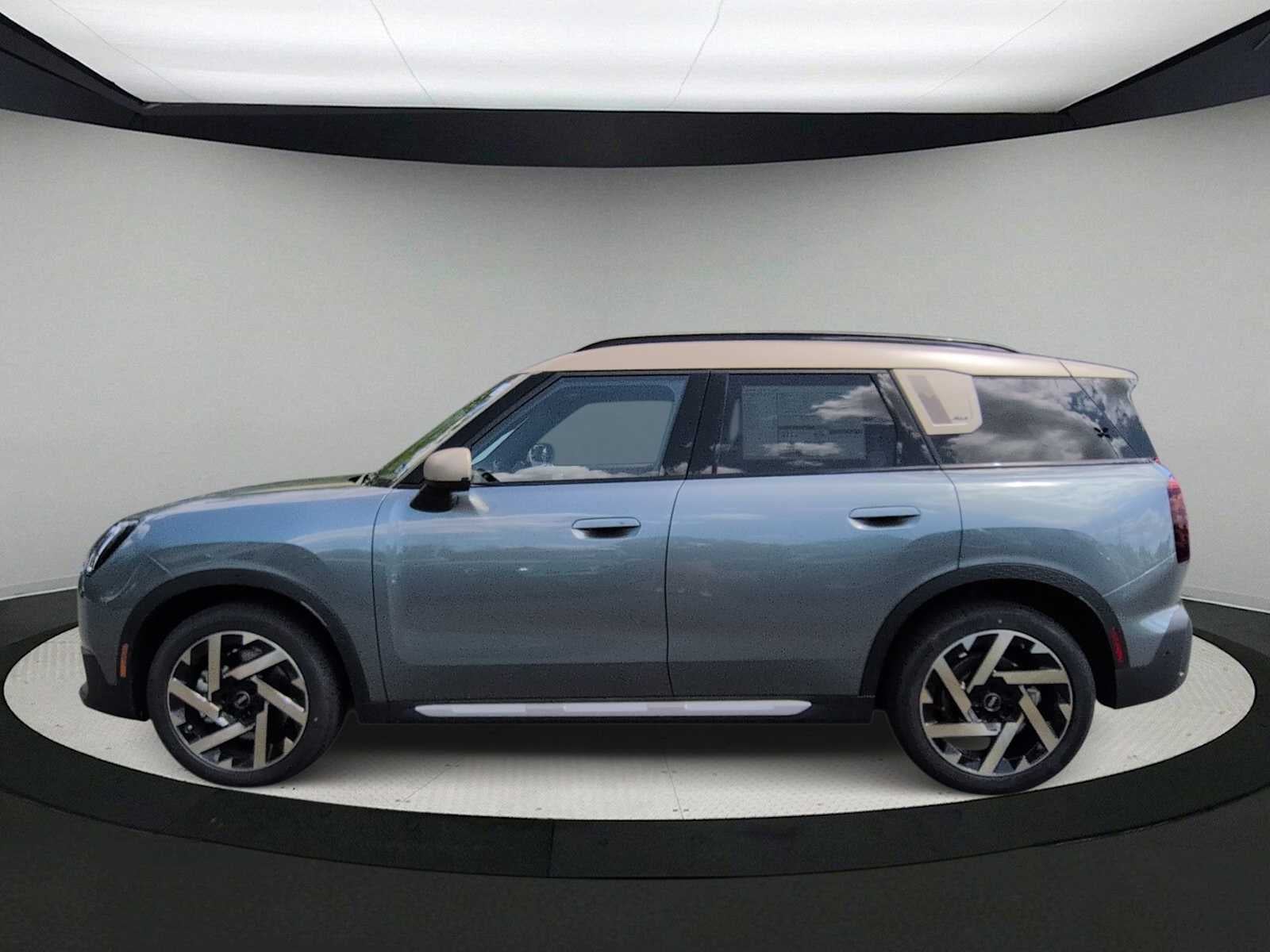 2027 MINI COUNTRYMAN ICONIC