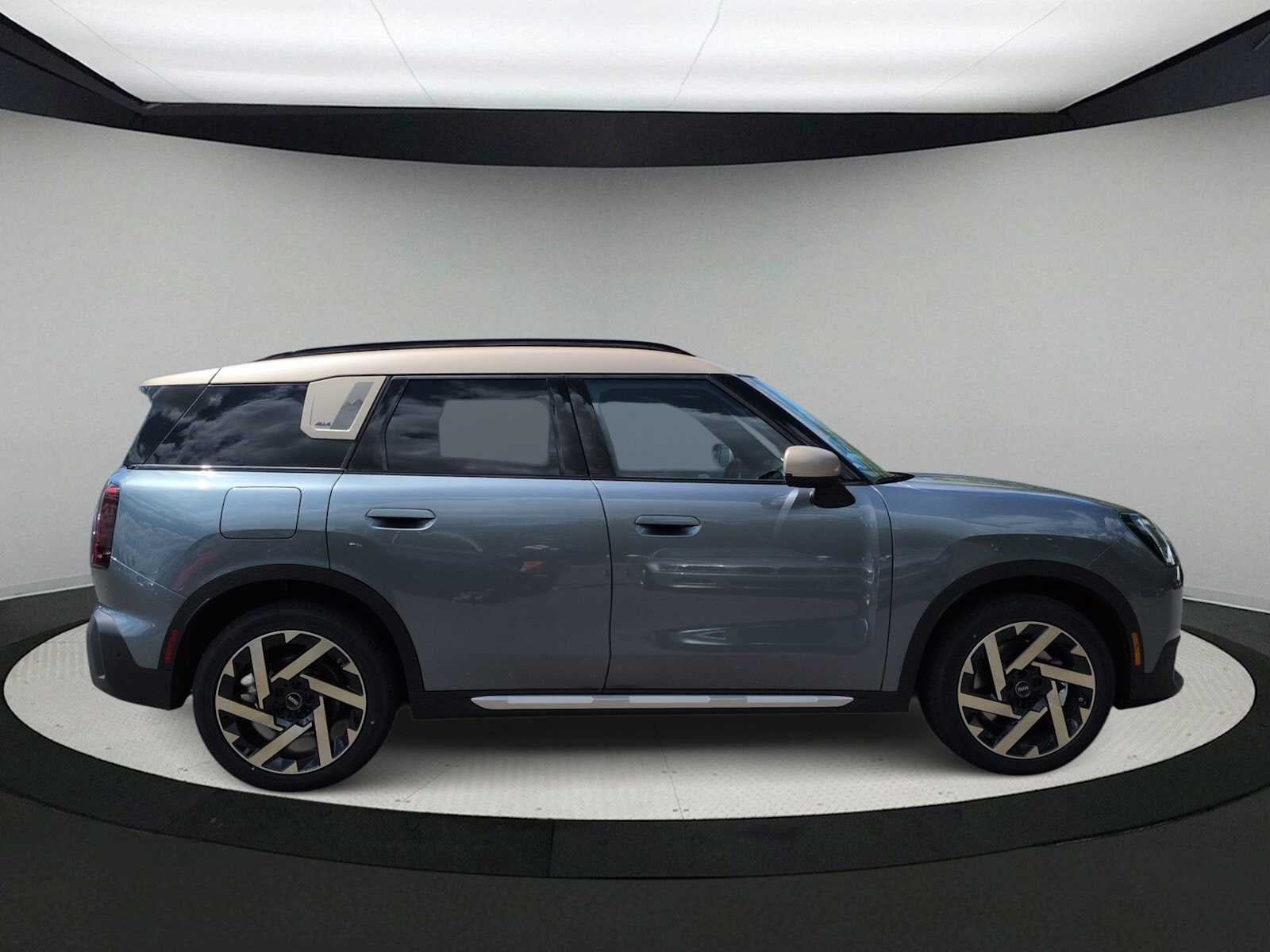 2027 MINI COUNTRYMAN ICONIC