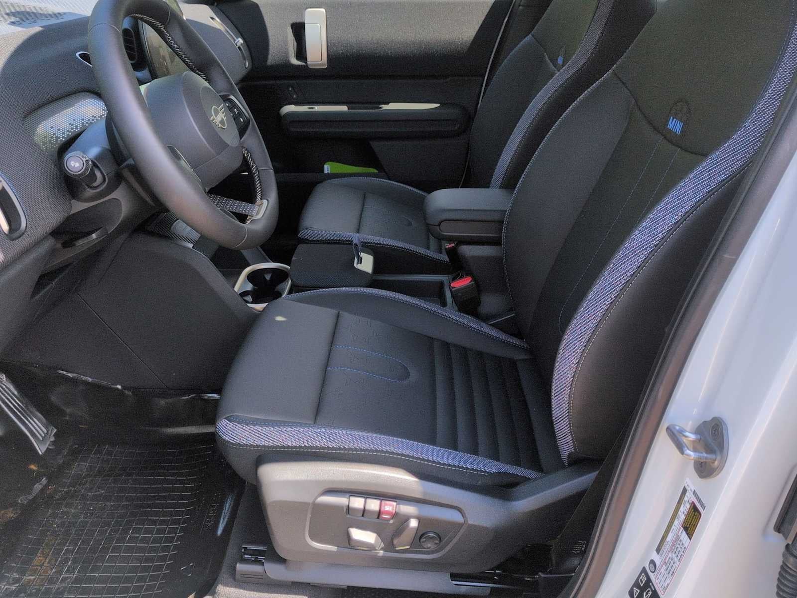 2027 MINI COUNTRYMAN ICONIC