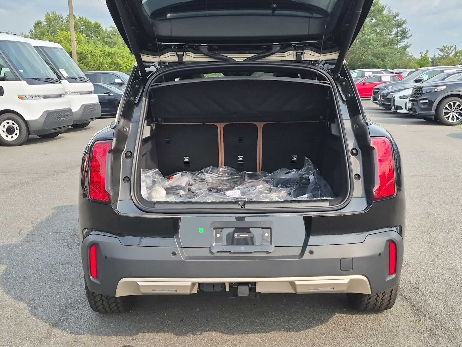 2027 MINI COUNTRYMAN ICONIC