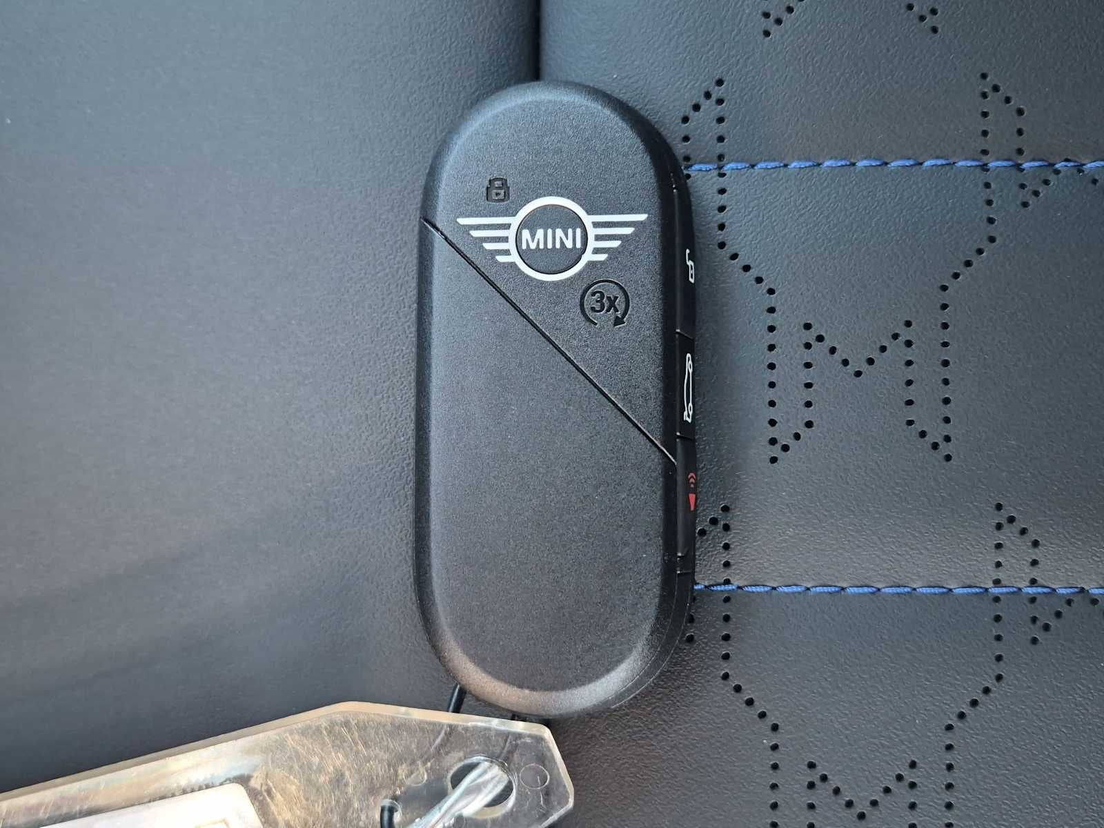 2027 MINI COUNTRYMAN ICONIC