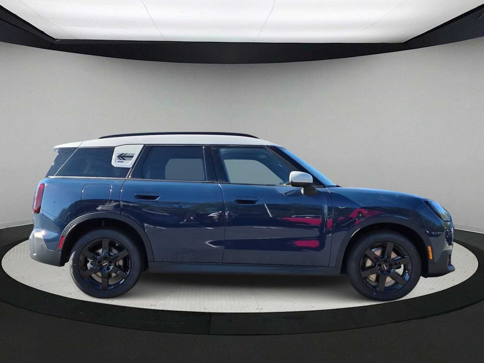 2027 MINI COUNTRYMAN ICONIC