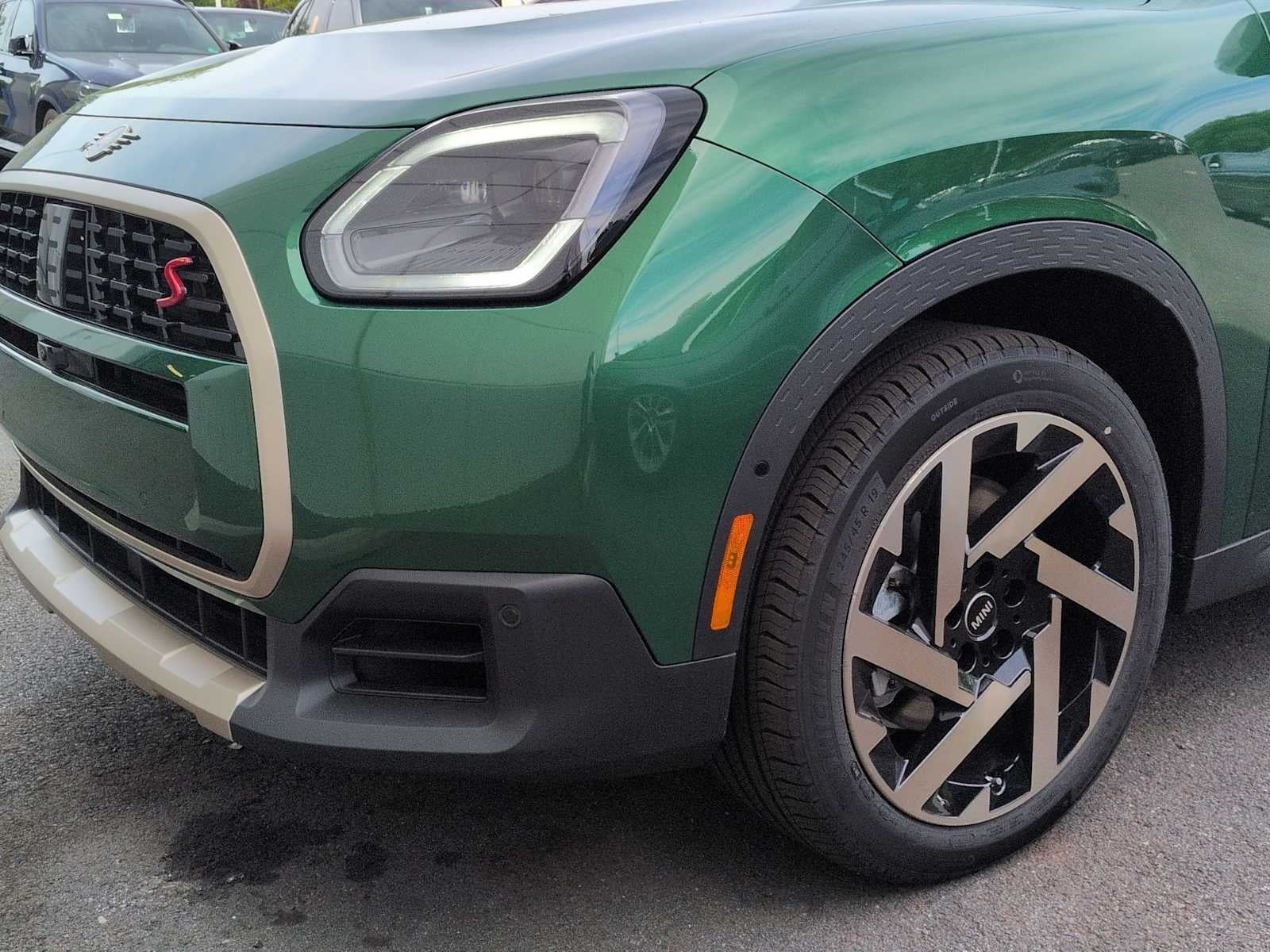 2027 MINI COUNTRYMAN ICONIC