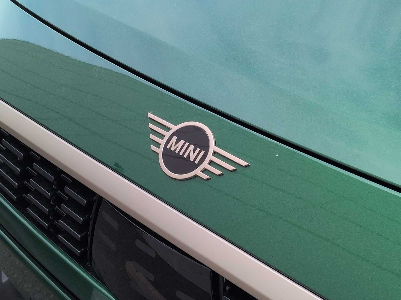 2027 MINI COUNTRYMAN ICONIC
