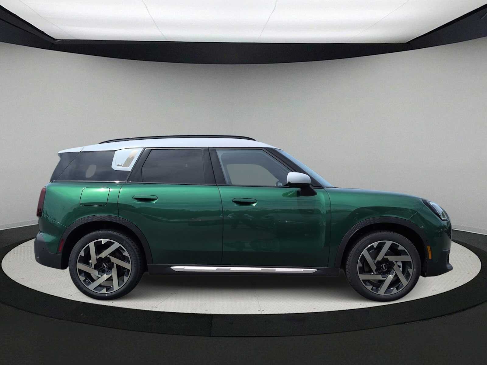 2027 MINI COUNTRYMAN ICONIC