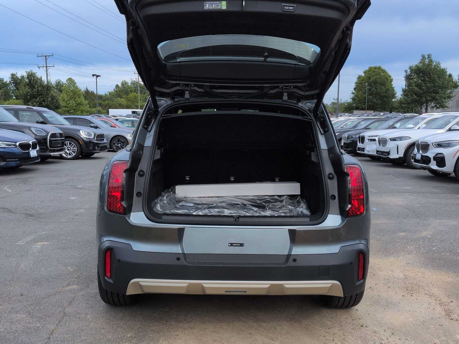 2027 MINI COUNTRYMAN SIGNATURE PLUS